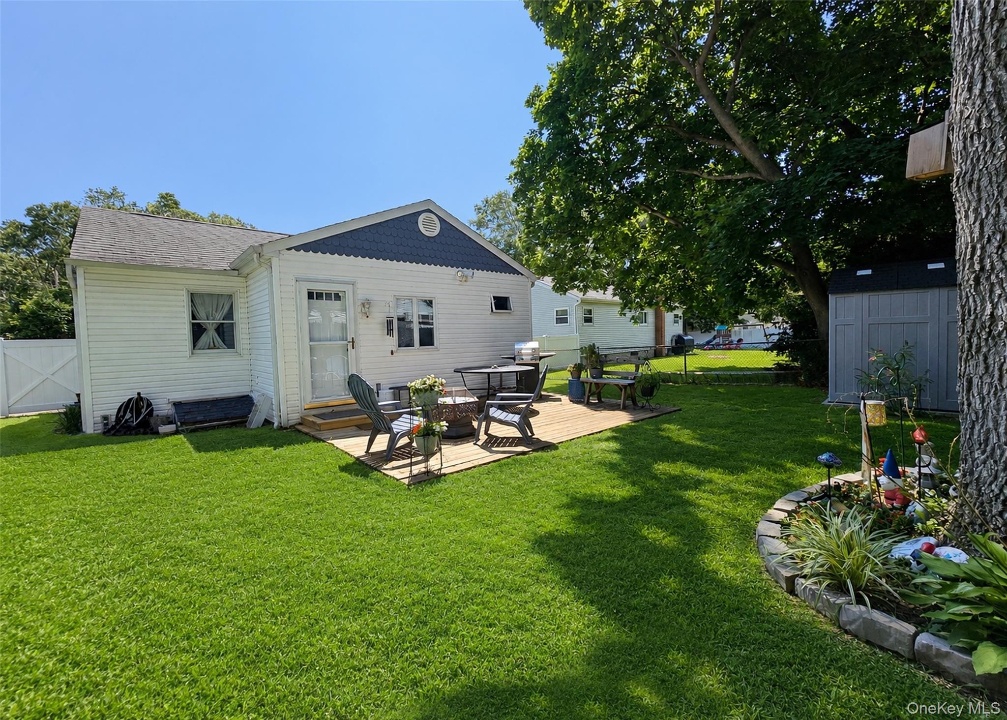 11 Cooke Avenue Property Photo 2