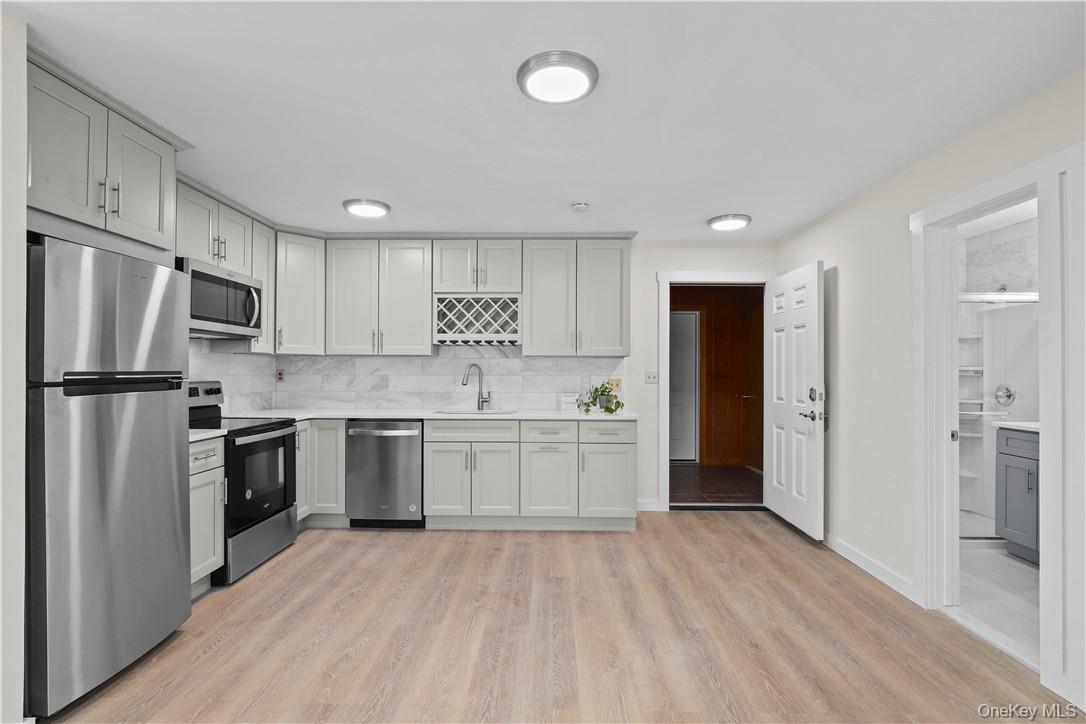 174 East Lake Boulevard R2 Property Photo 4