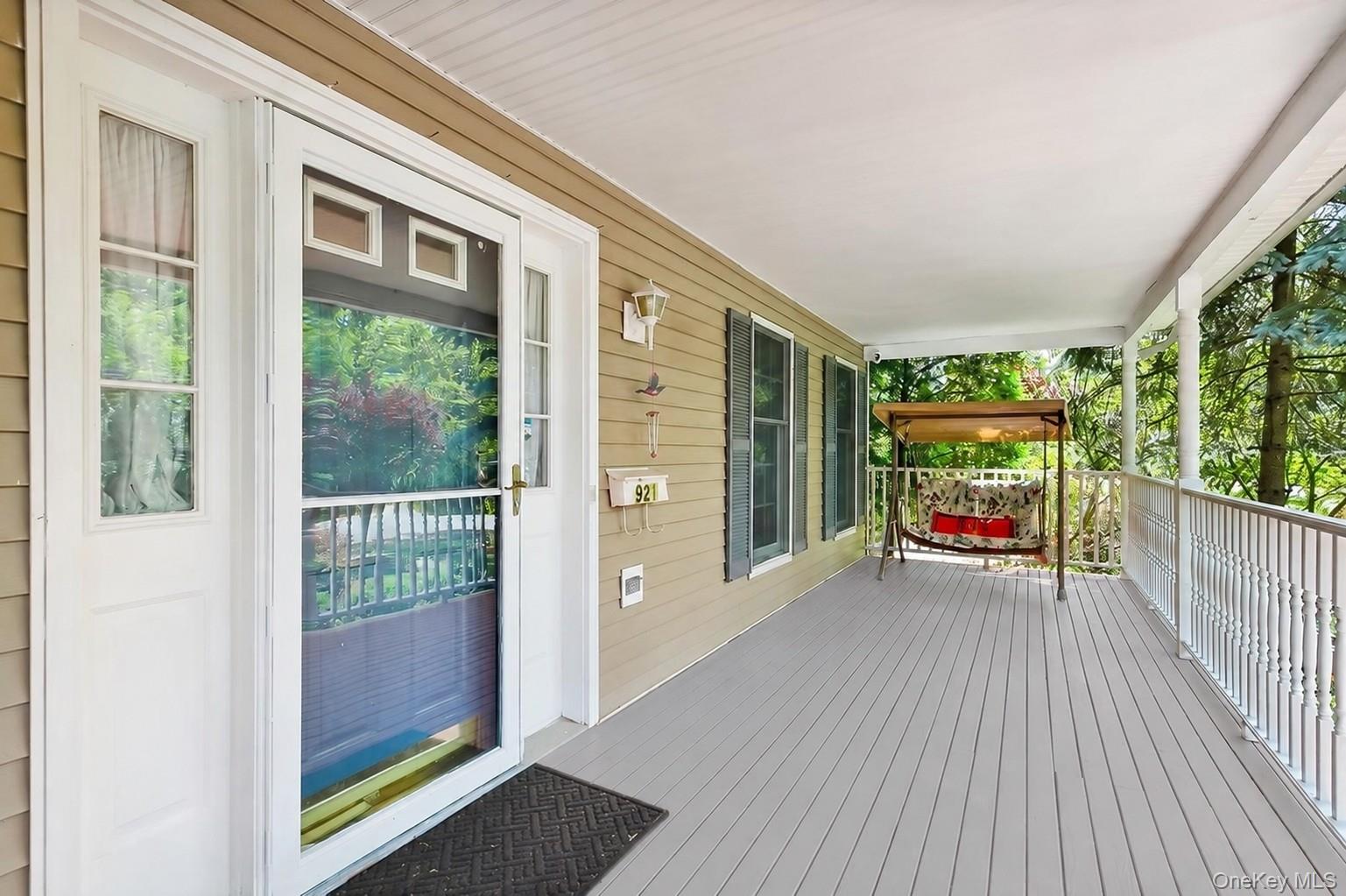 921 Shore Acres Drive Property Photo 2