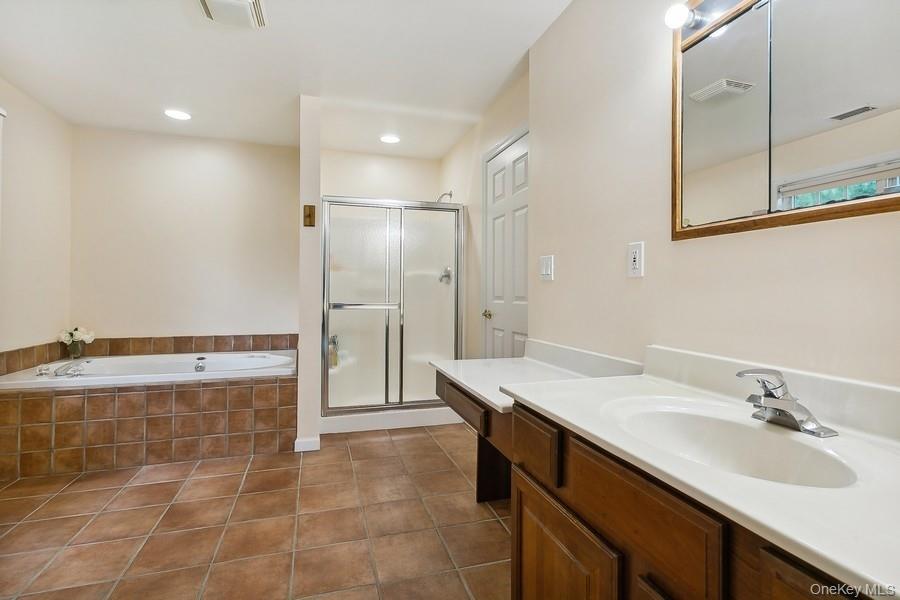 921 Shore Acres Drive Property Photo 16