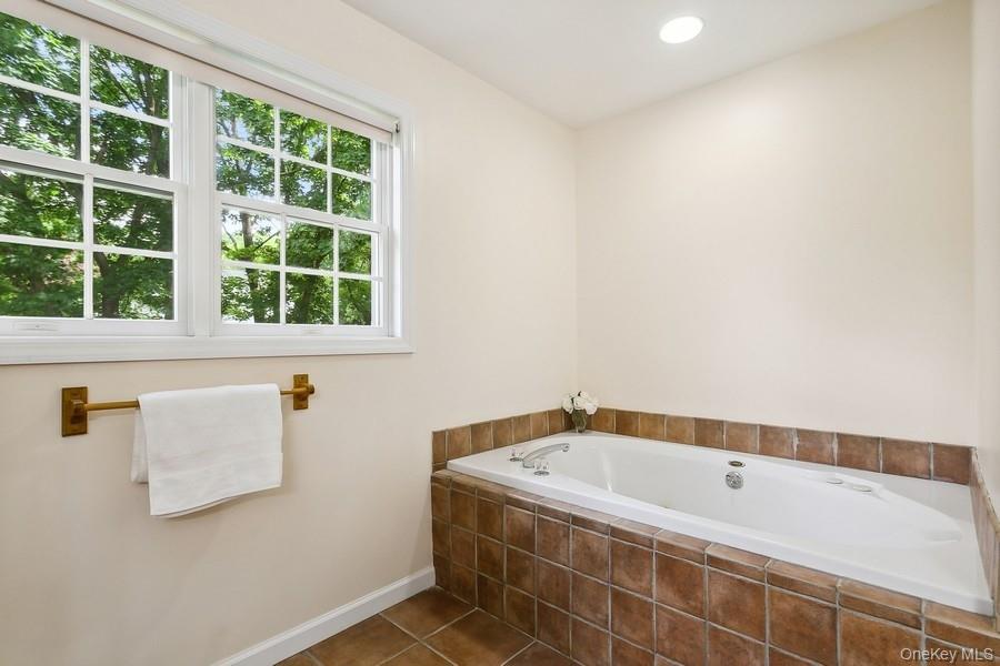 921 Shore Acres Drive Property Photo 17
