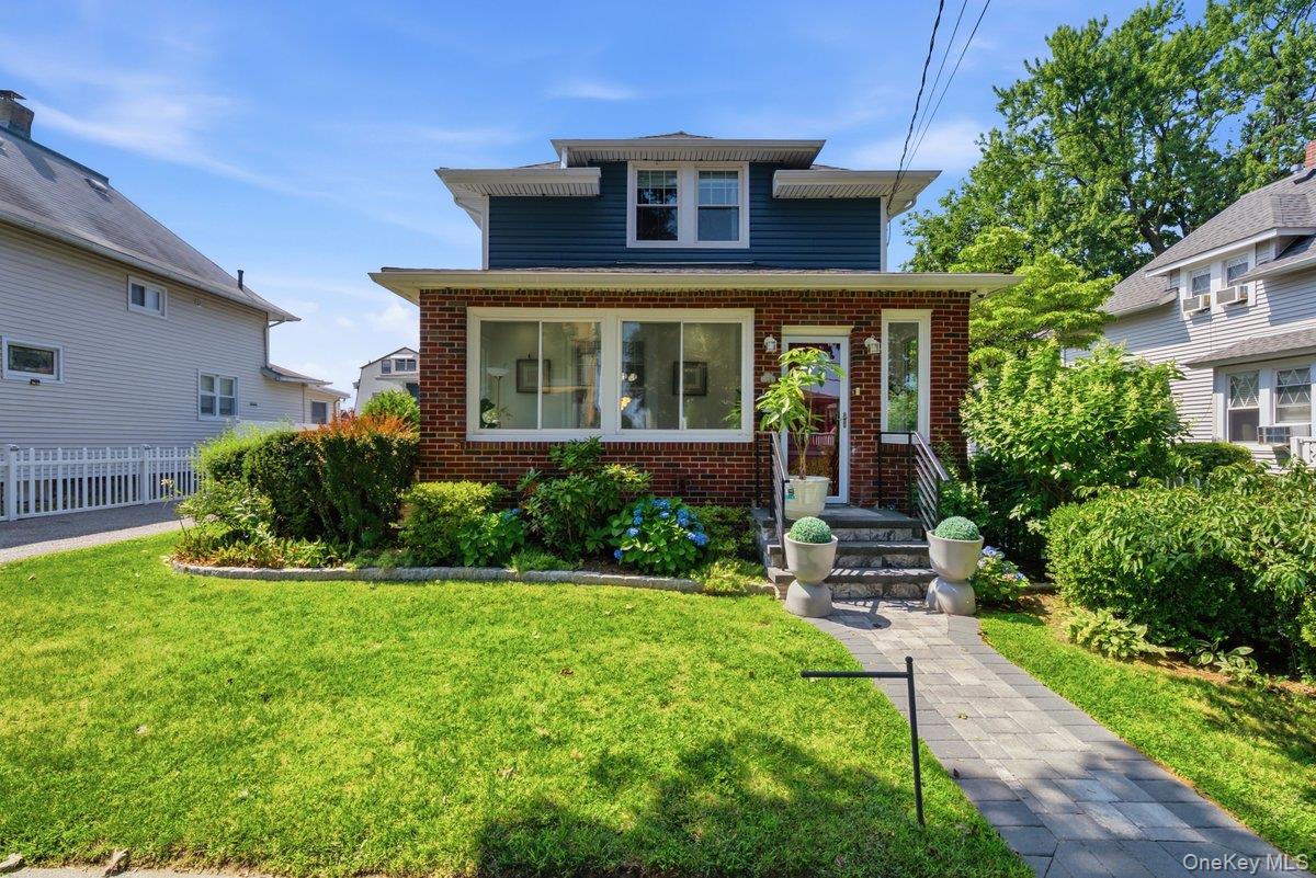 123 Briggs Avenue Property Photo 1