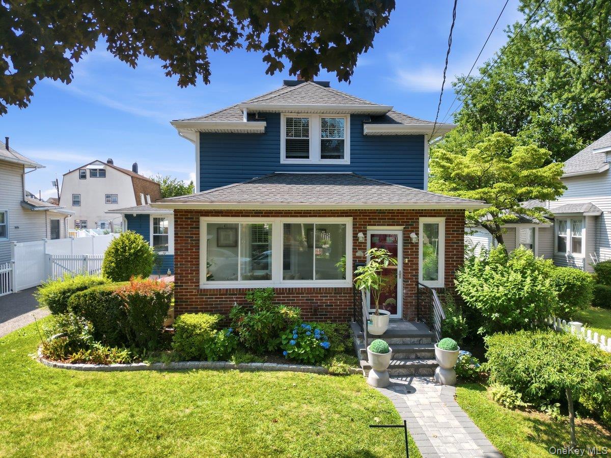 123 Briggs Avenue Property Photo 2