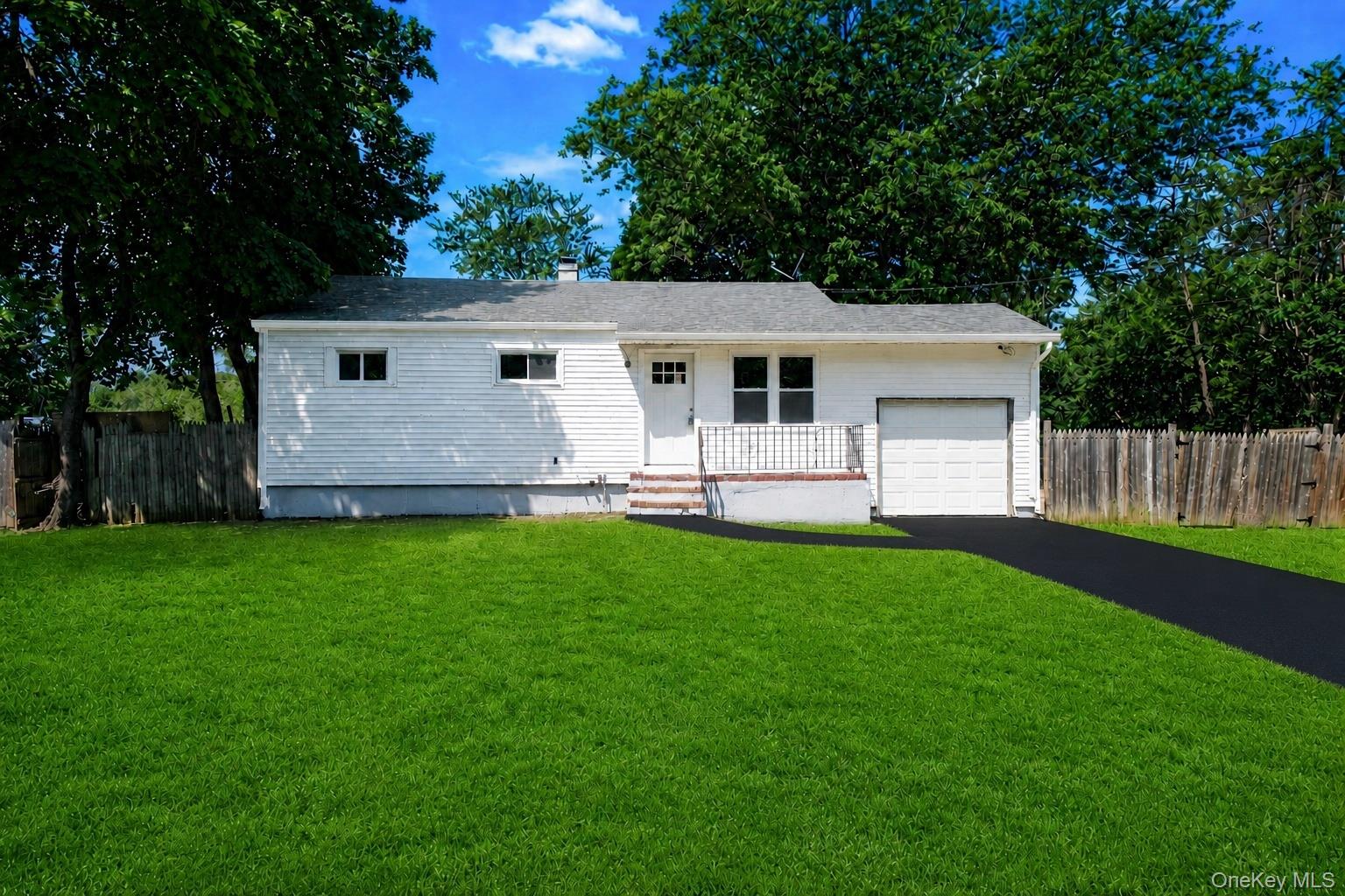 948 Walker Street Property Photo 1