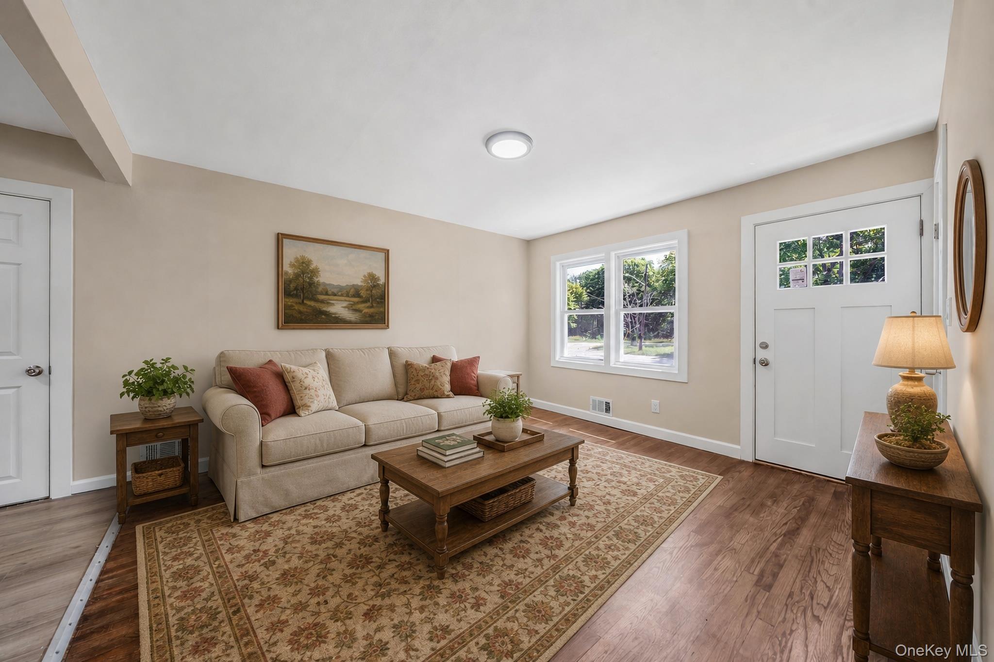948 Walker Street Property Photo 2