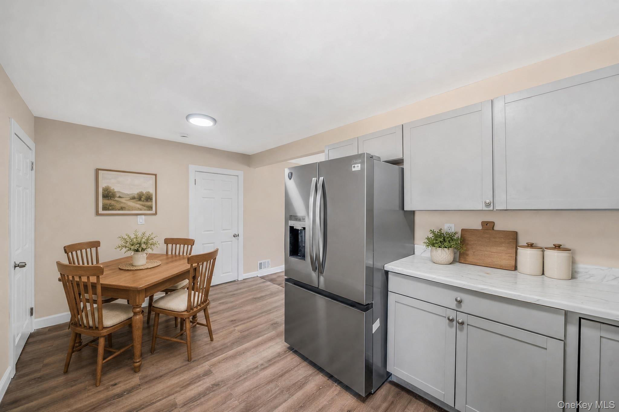 948 Walker Street Property Photo 3