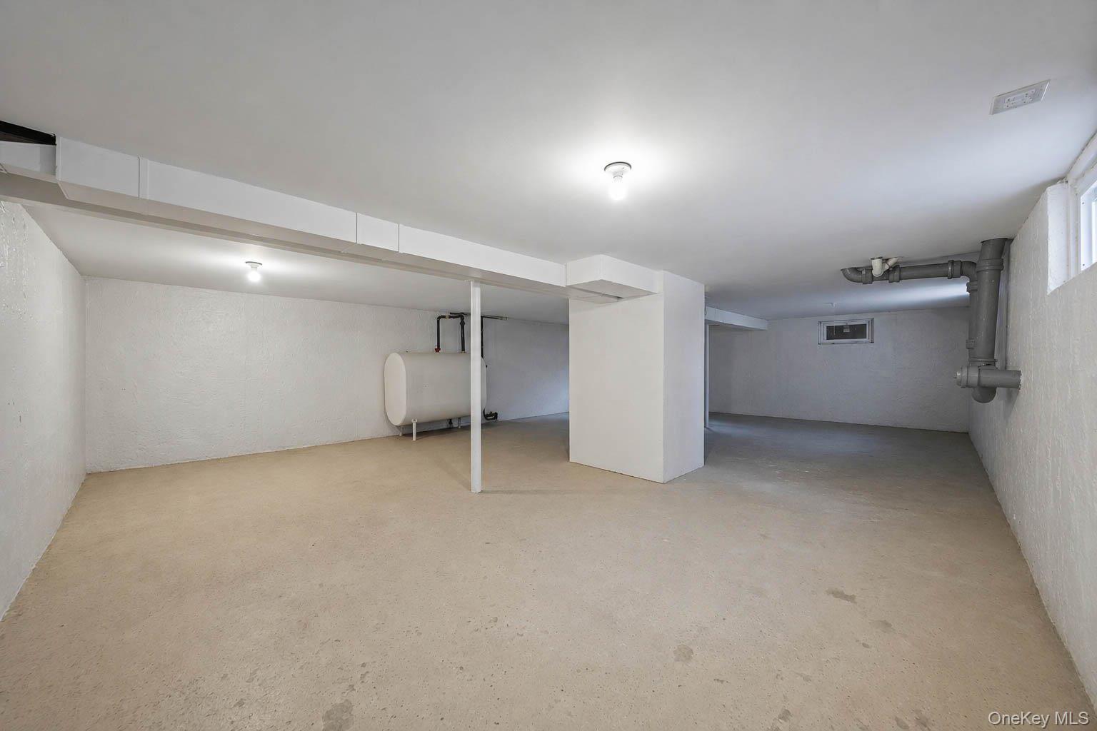 948 Walker Street Property Photo 12