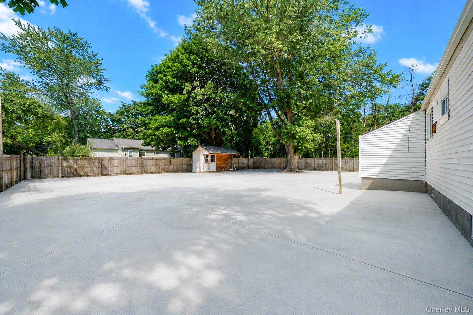 948 Walker Street Property Photo 15
