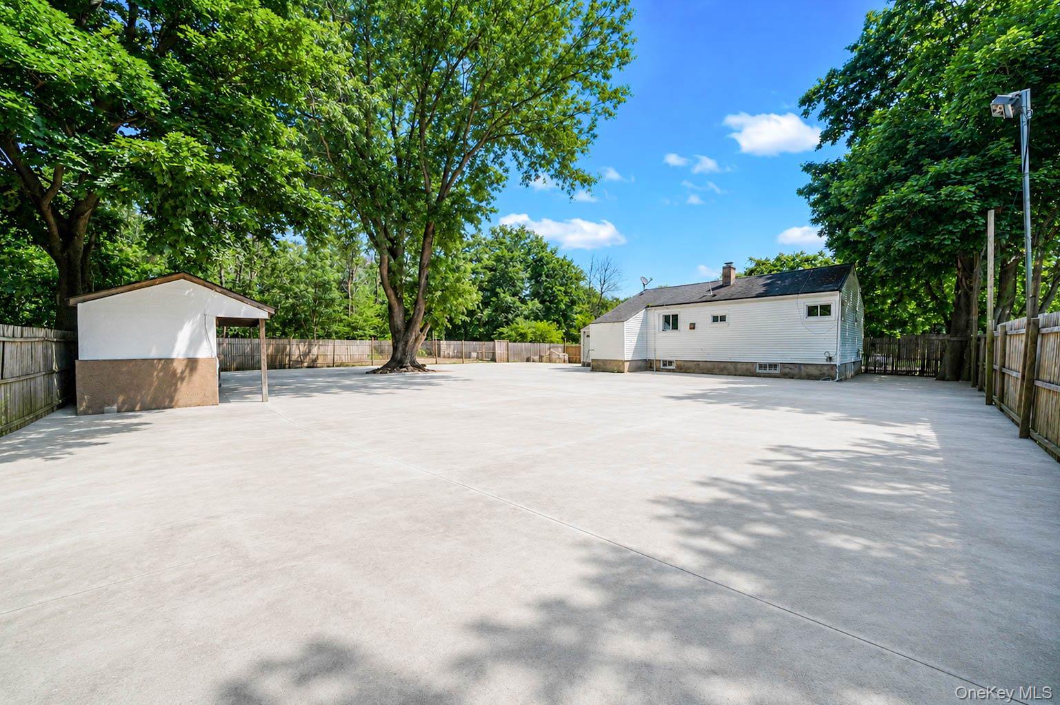 948 Walker Street Property Photo 16