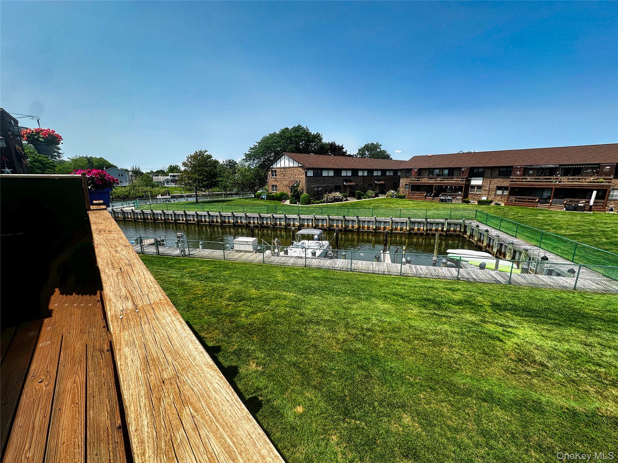 445 Mariners Way Property Photo 10