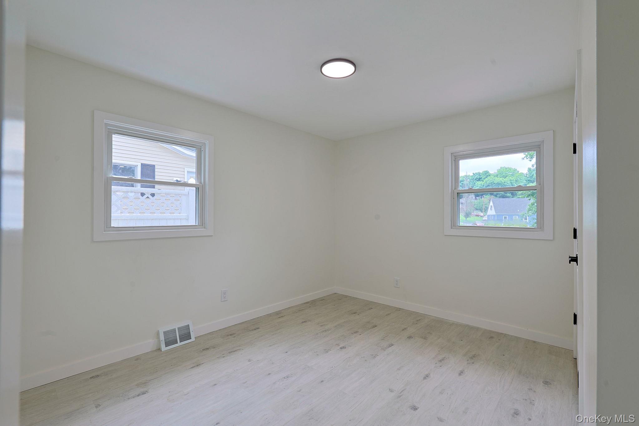 19 Judd Place Property Photo 10