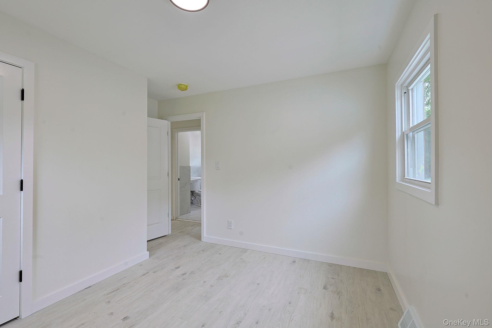 19 Judd Place Property Photo 11