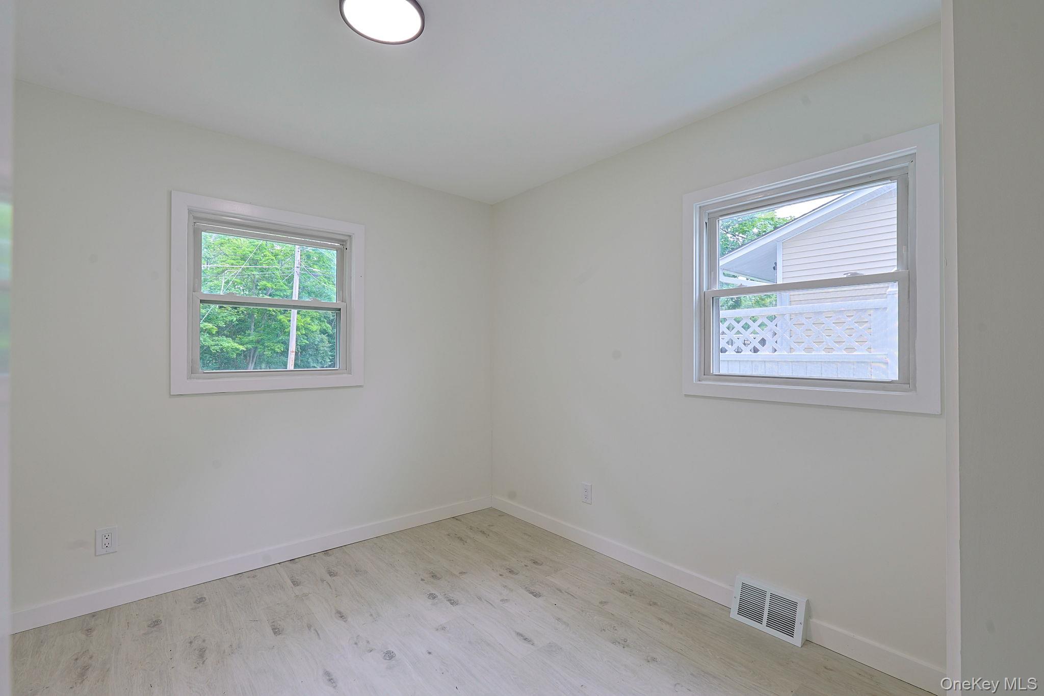 19 Judd Place Property Photo 12