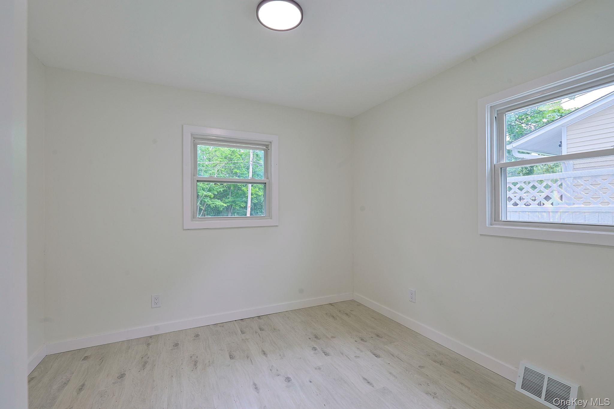 19 Judd Place Property Photo 13