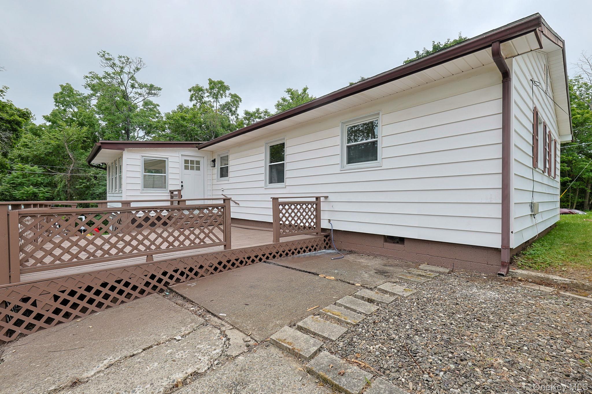 19 Judd Place Property Photo 23