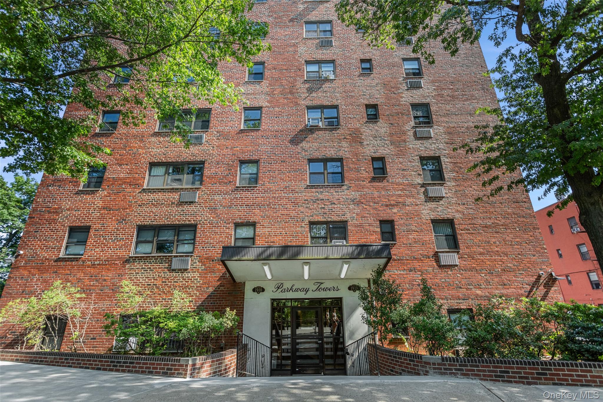 1910 Pelham Parkway 5c Property Photo 1