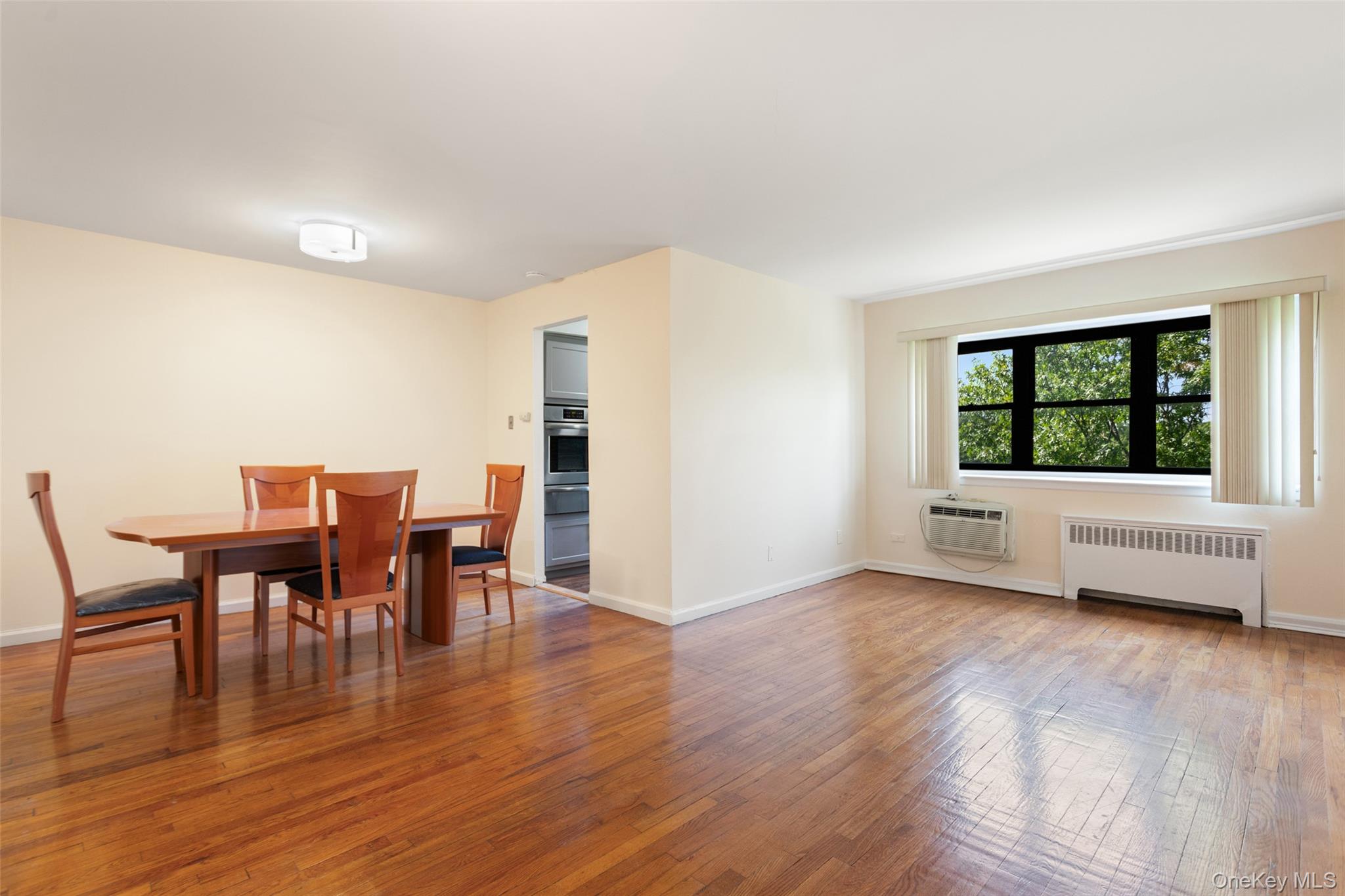 1910 Pelham Parkway 5c Property Photo 5