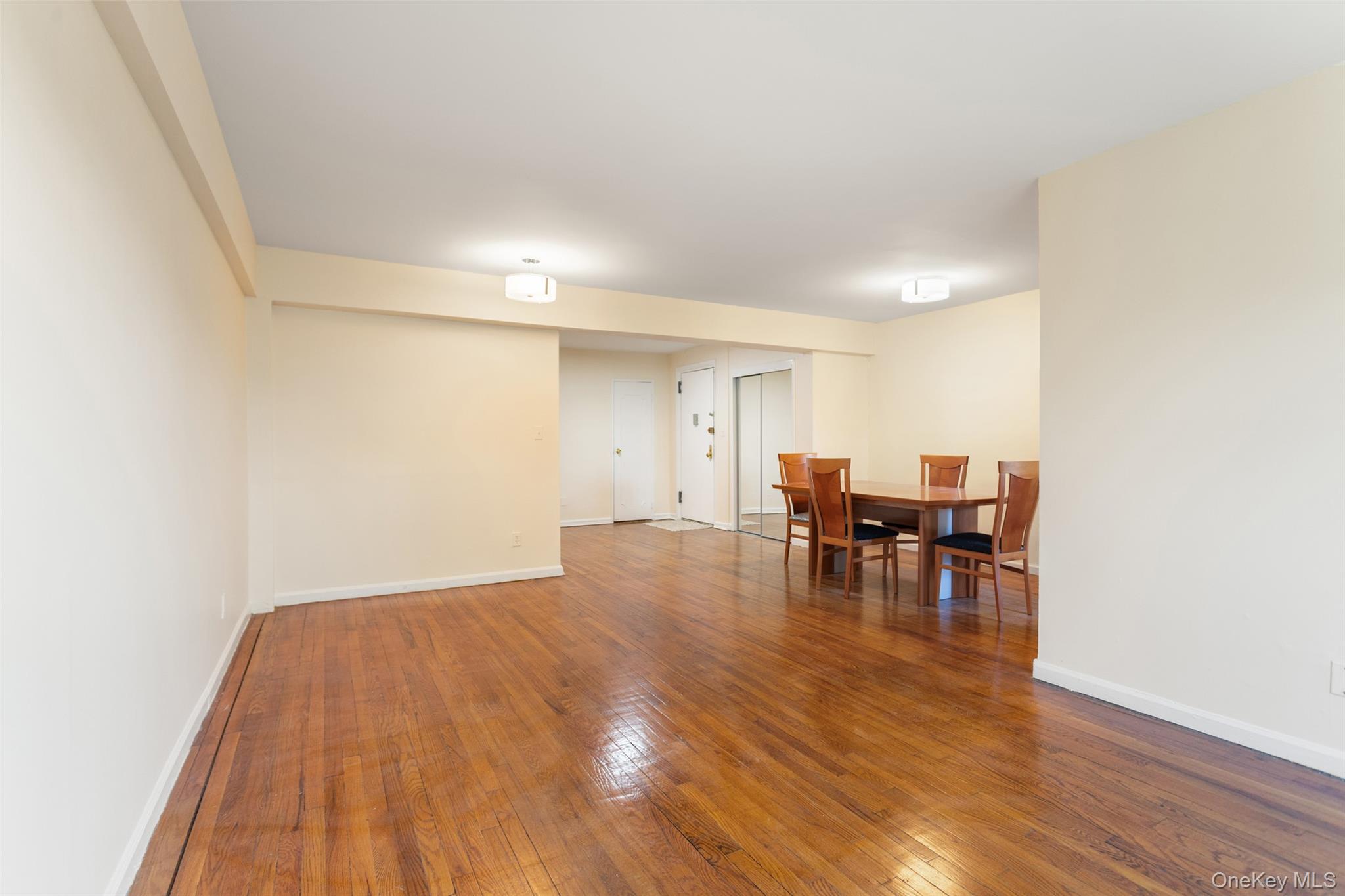 1910 Pelham Parkway 5c Property Photo 8