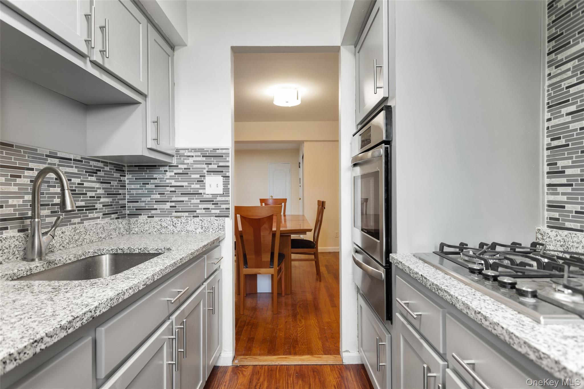 1910 Pelham Parkway 5c Property Photo 9