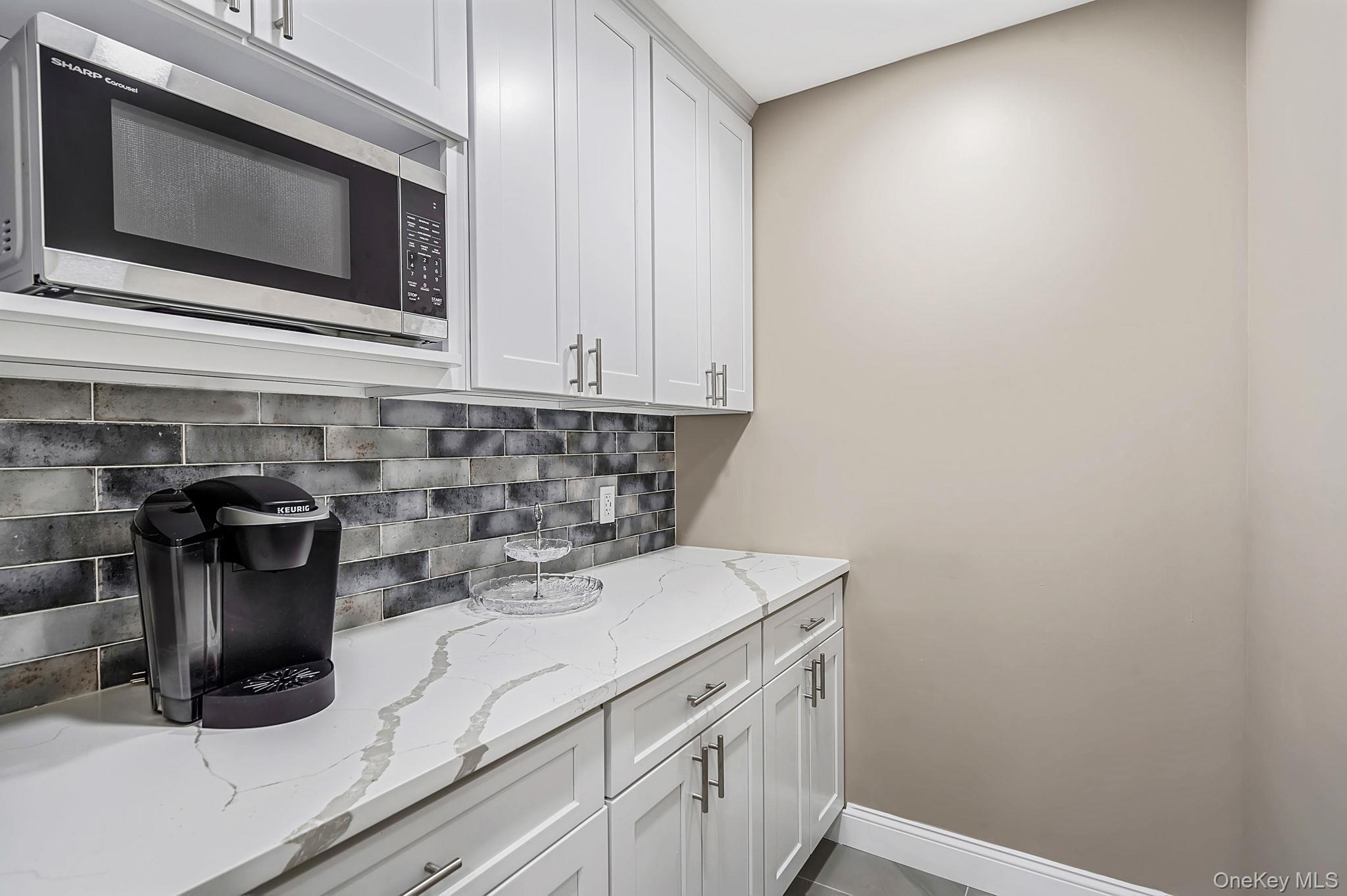 10 Springmeadow Drive Property Photo 17