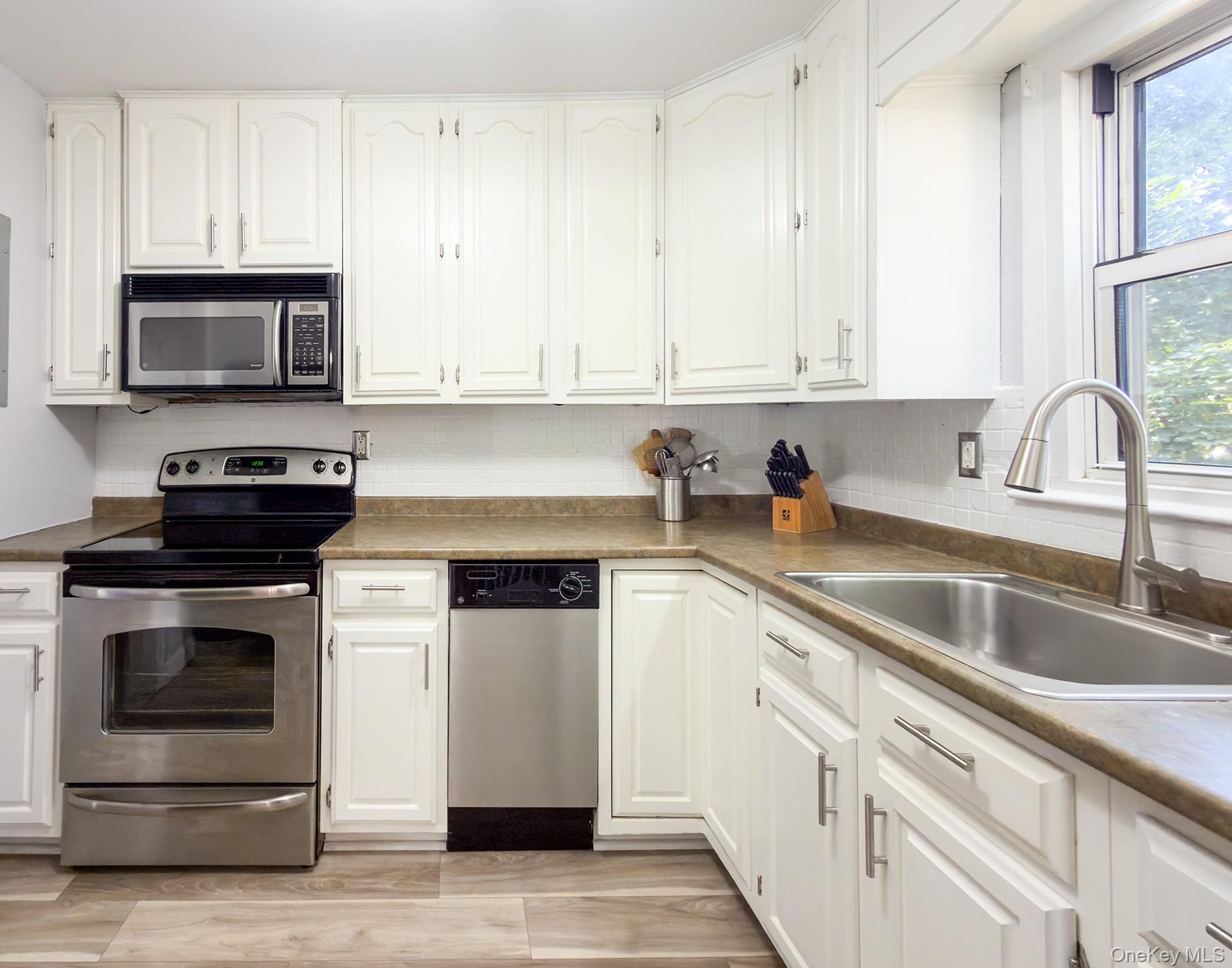 150 Charter Circle 150 Property Photo 10