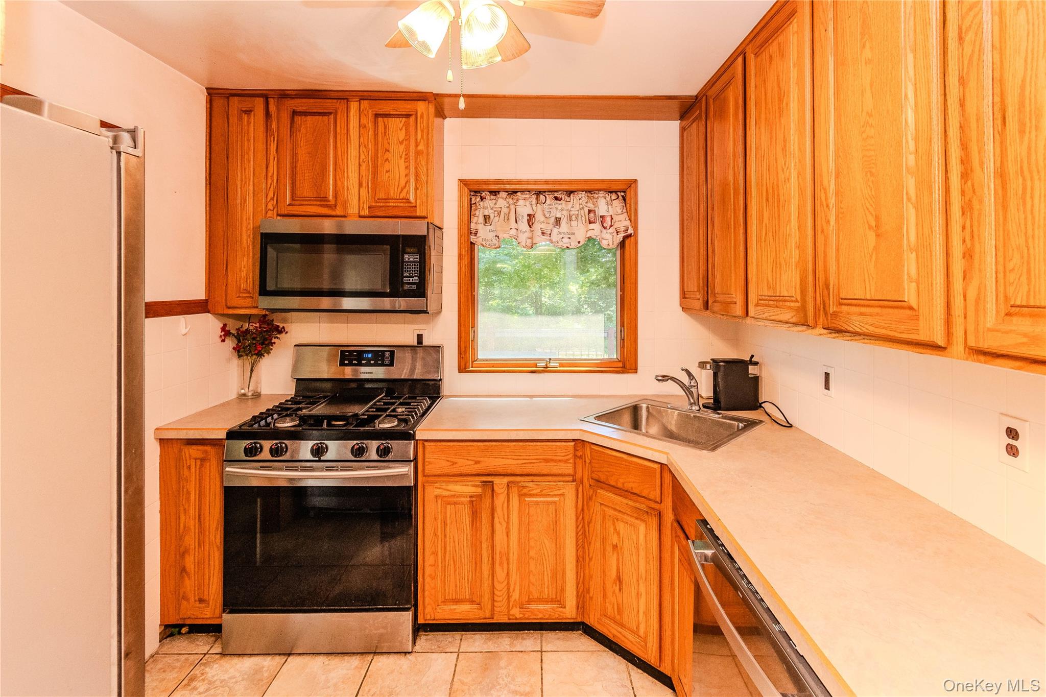 13 Hewlett Road Property Photo 18