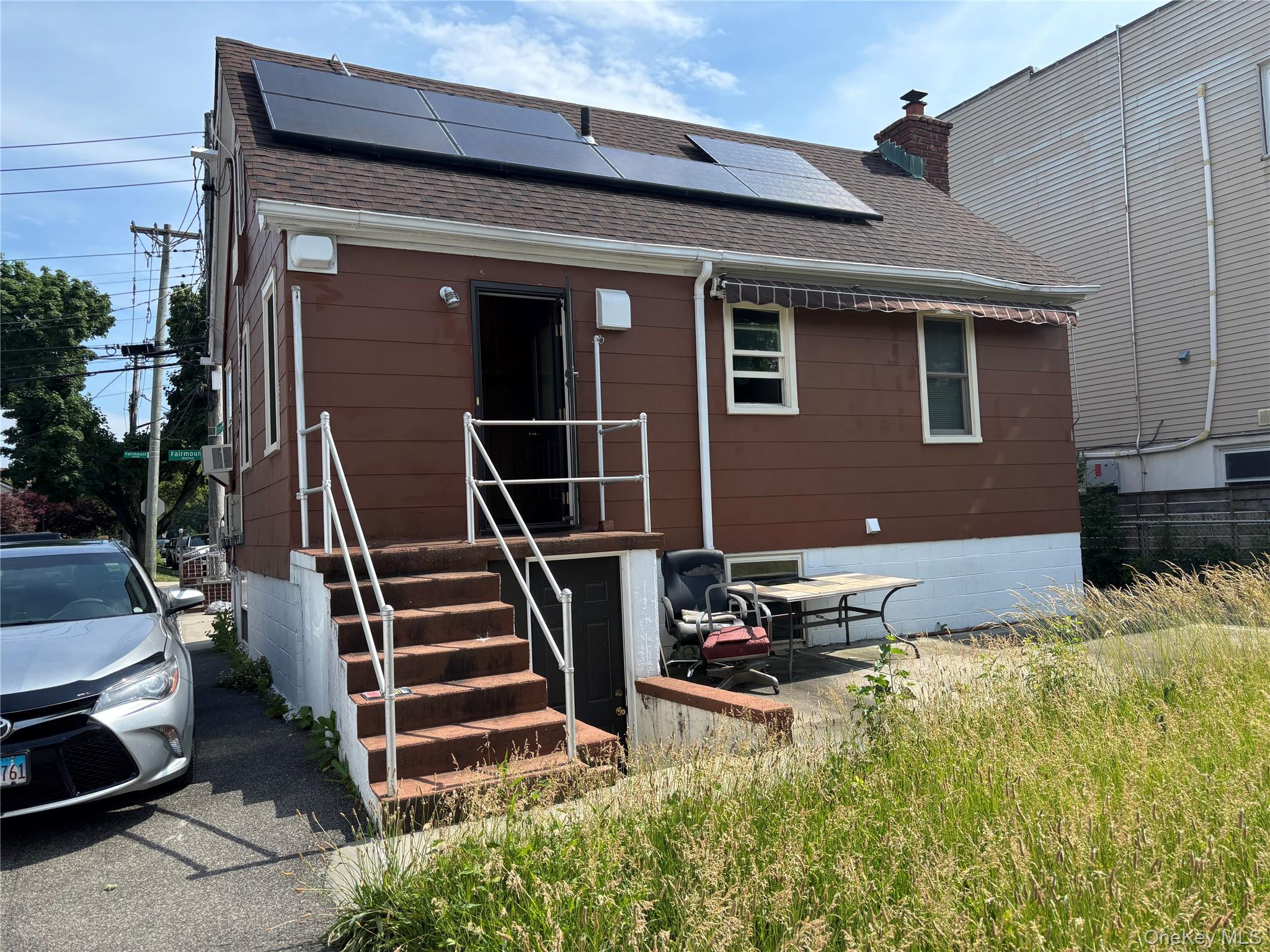 3251 Fairmount Avenue Property Photo 4