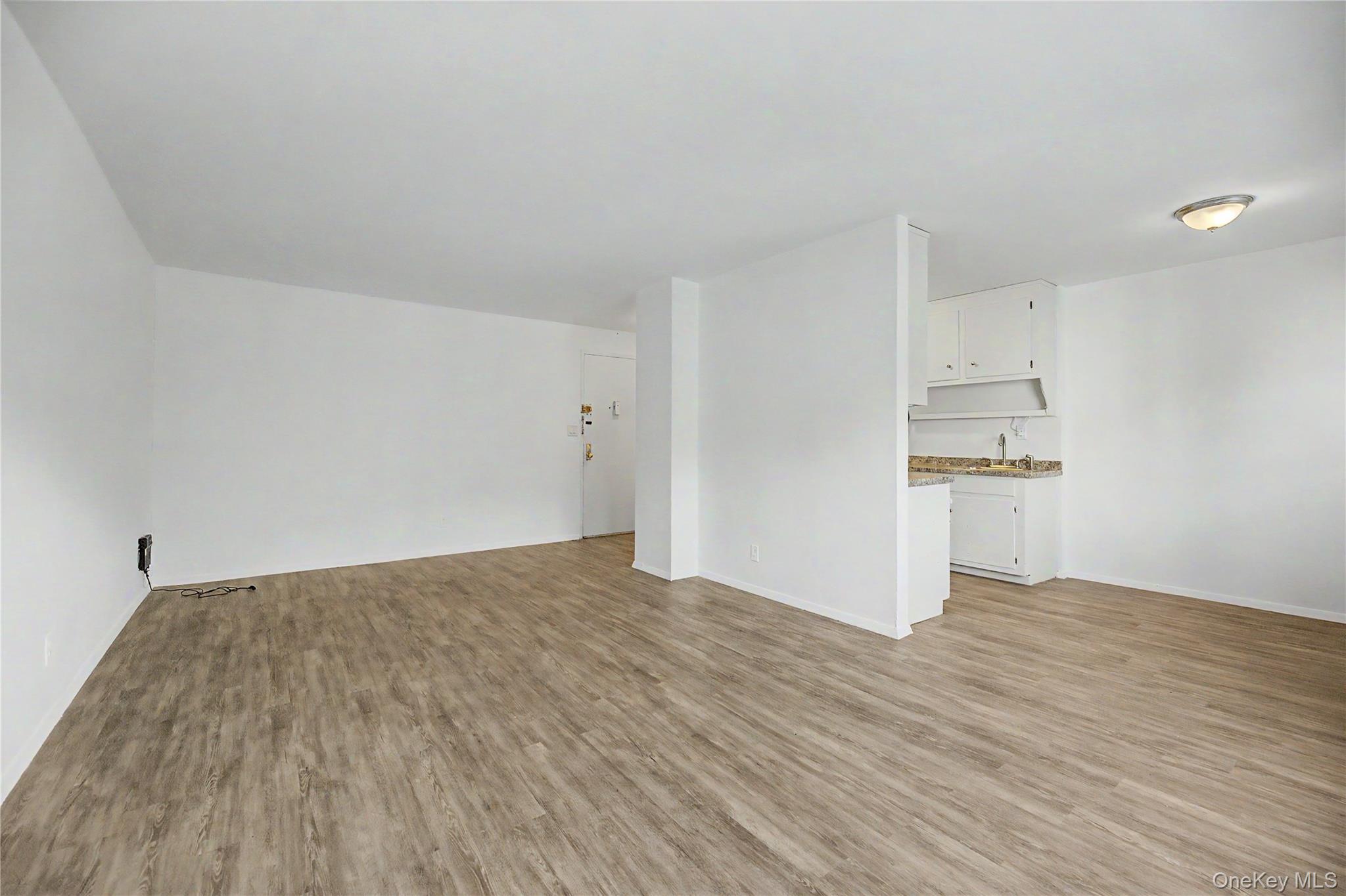 3130 Irwin Avenue 6g Property Photo 4