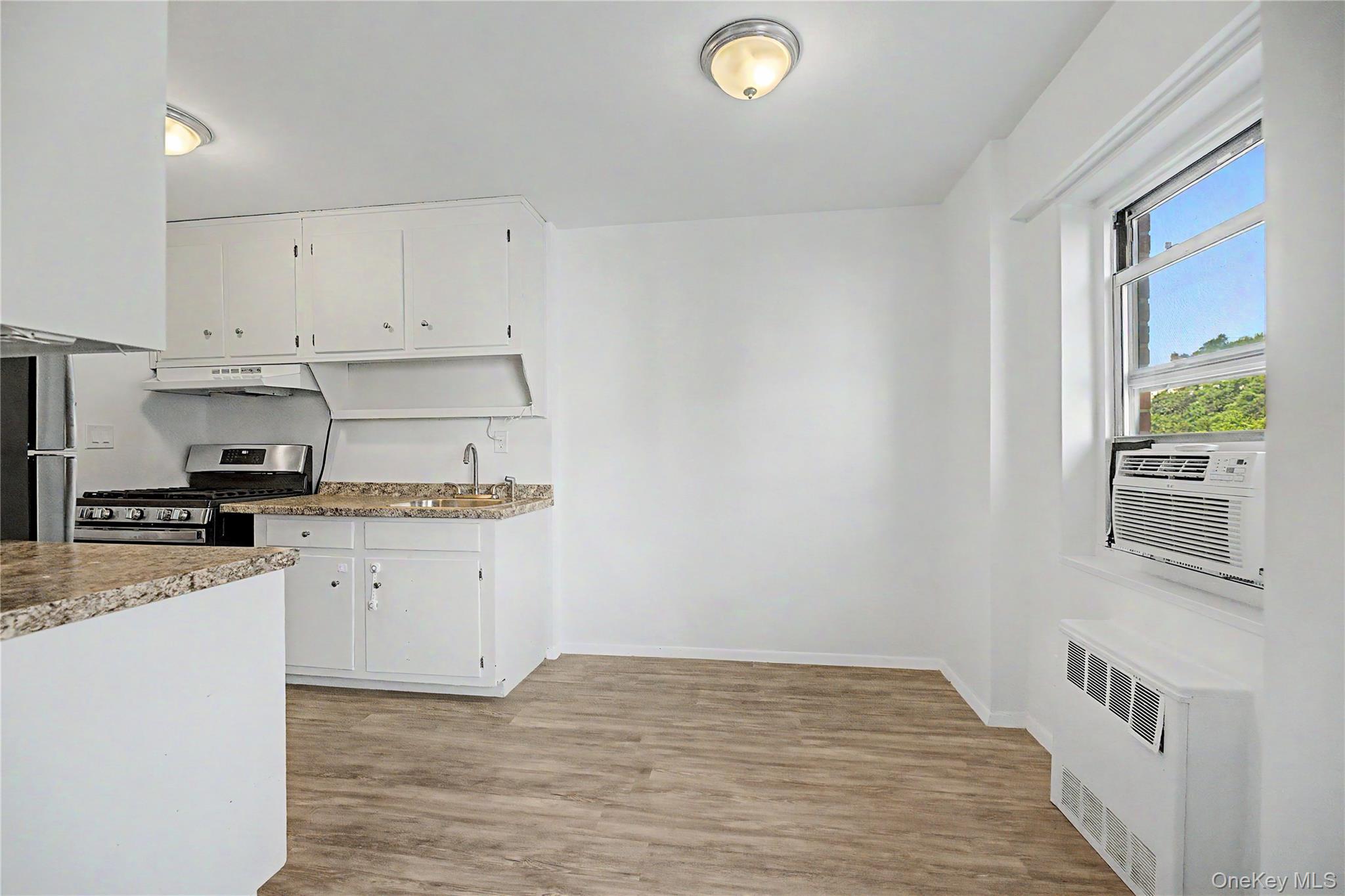 3130 Irwin Avenue 6g Property Photo 8