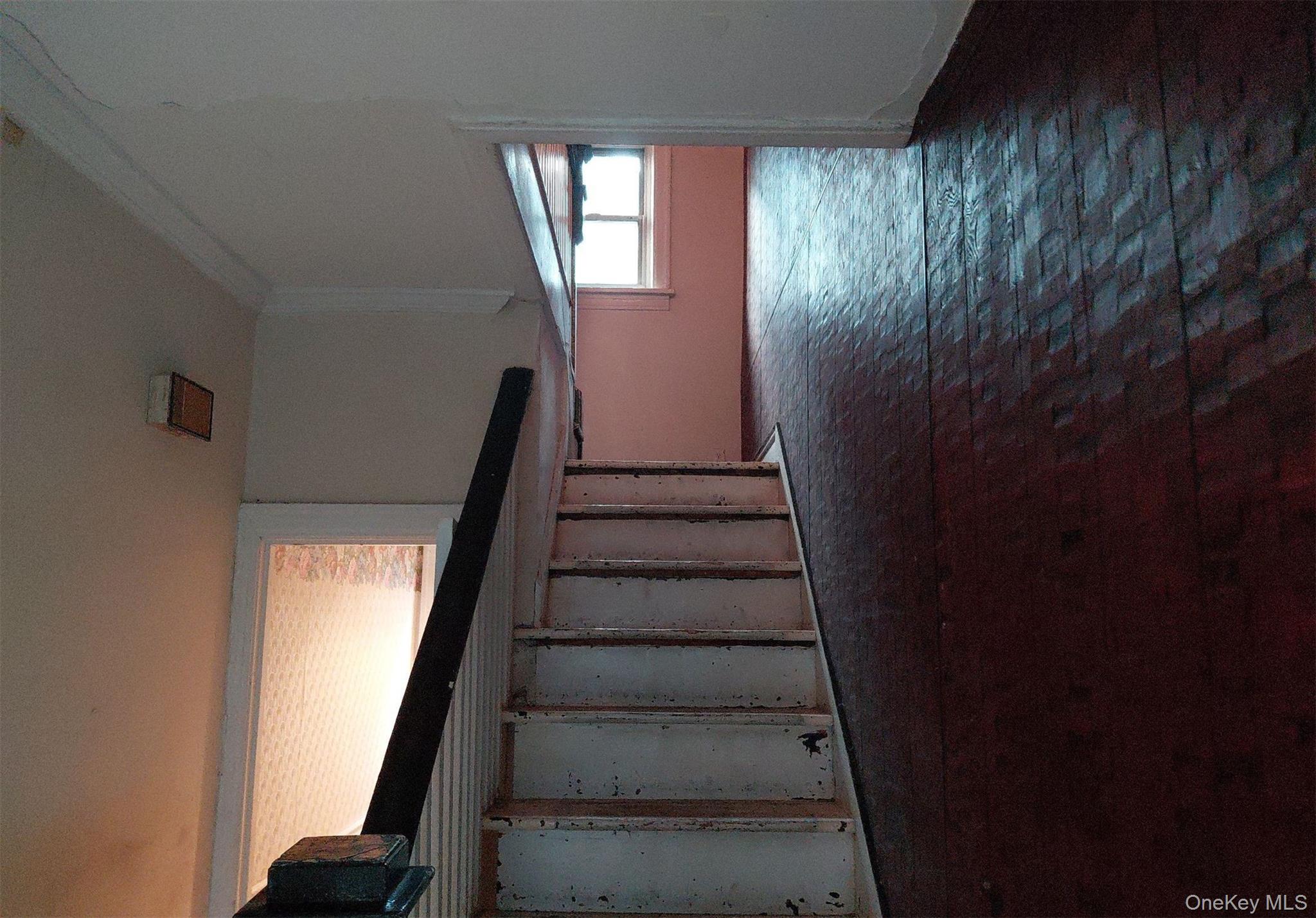 211 Egmont Avenue Property Photo 8
