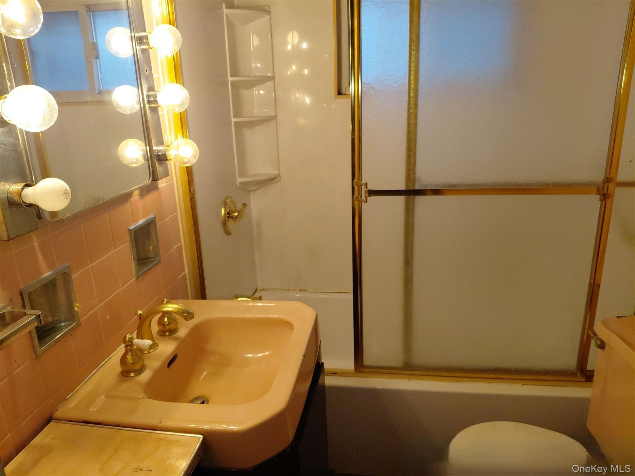 211 Egmont Avenue Property Photo 12