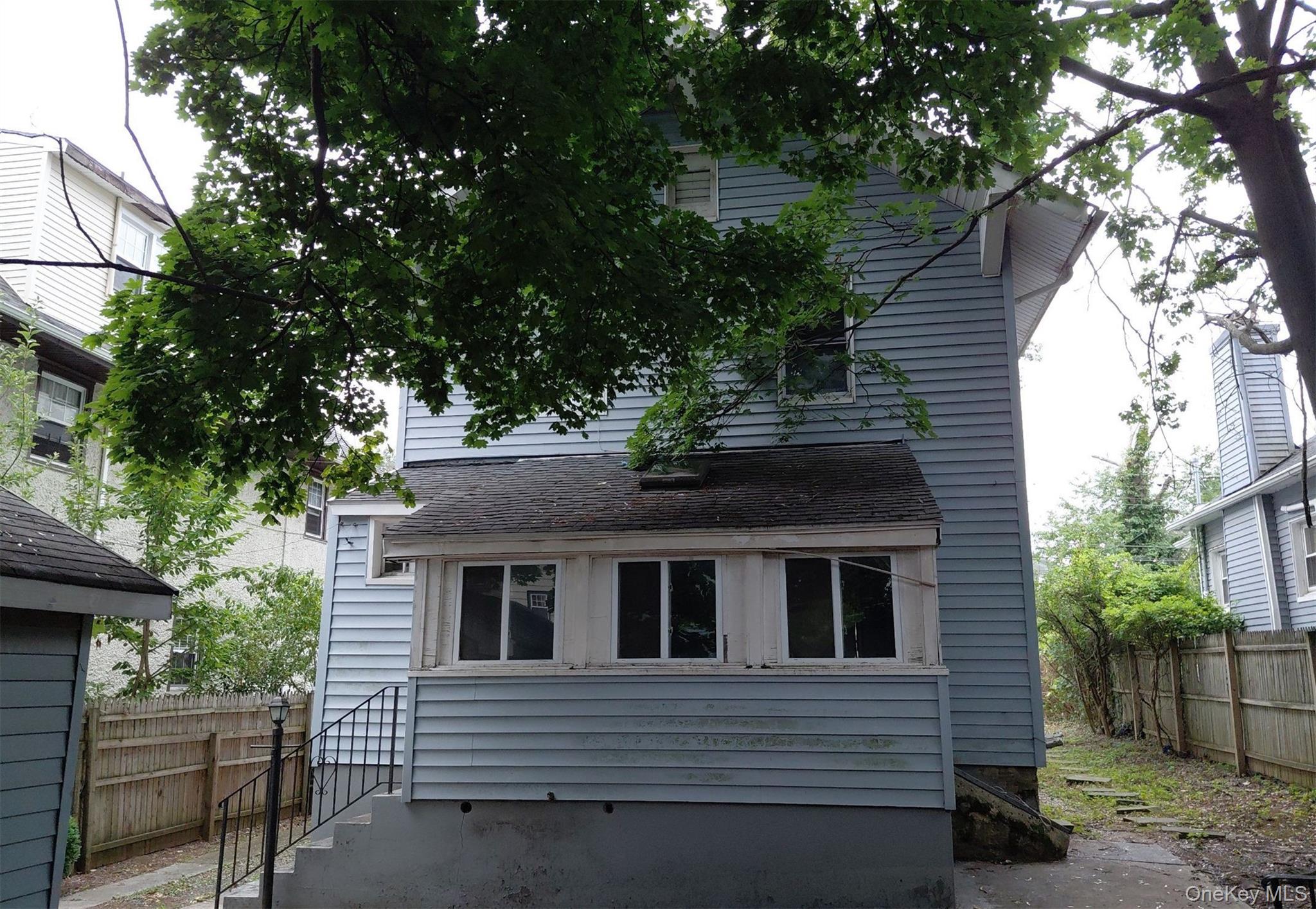 211 Egmont Avenue Property Photo 18