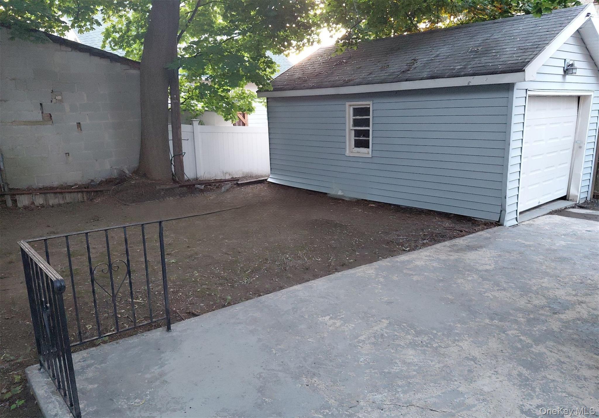 211 Egmont Avenue Property Photo 19