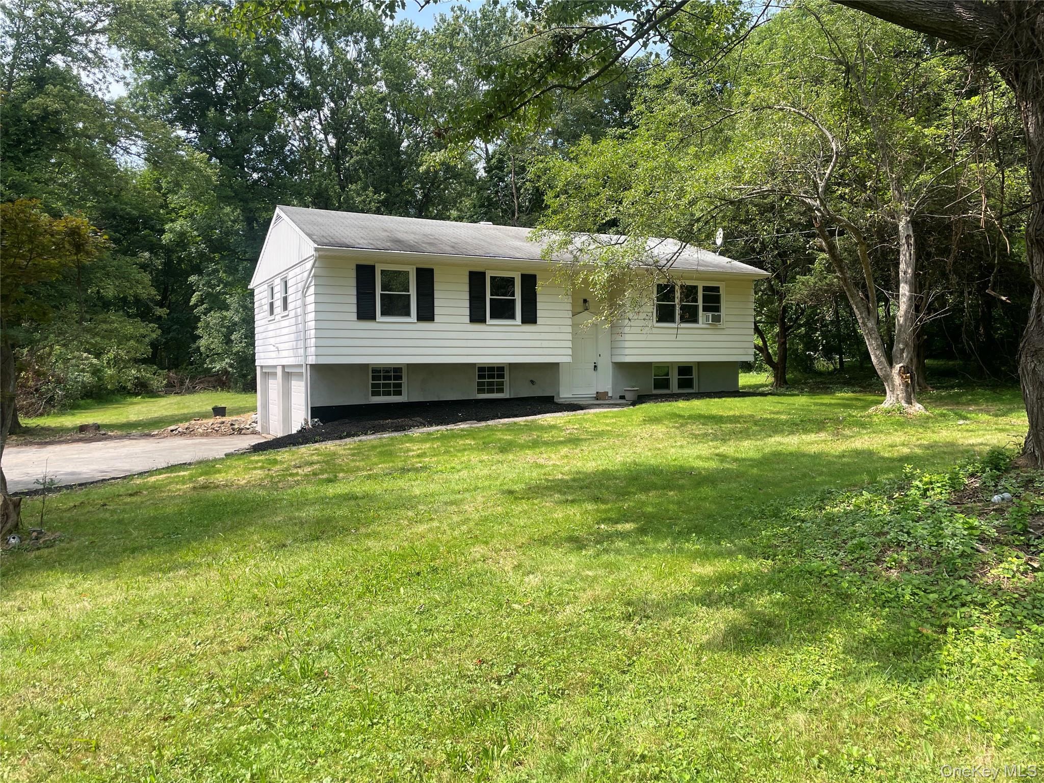 15 Vandewater Drive Property Photo 1