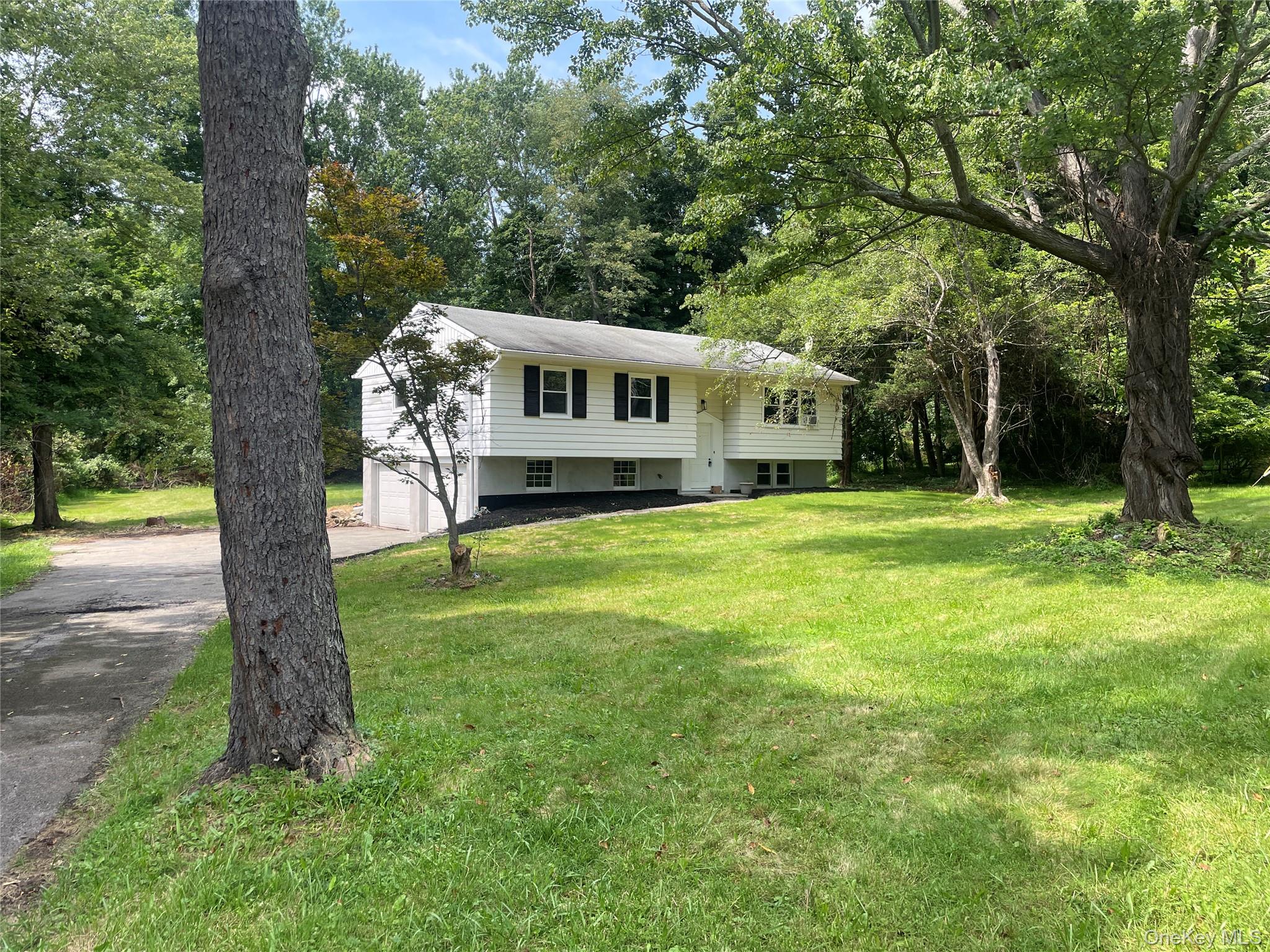 15 Vandewater Drive Property Photo 2