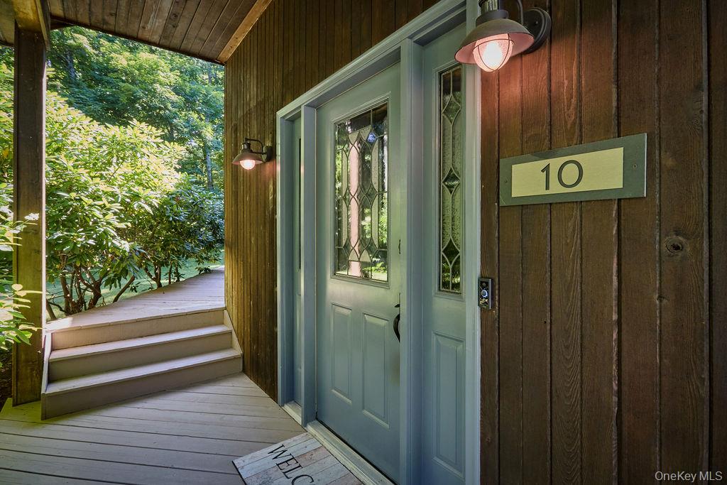 10 Dickman Farm Road Property Photo 3