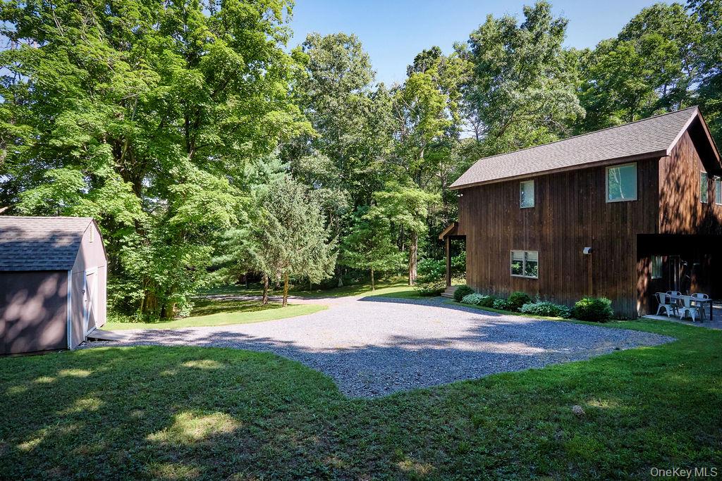 10 Dickman Farm Road Property Photo 7