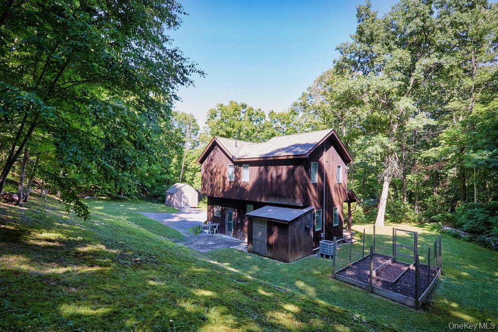 10 Dickman Farm Road Property Photo 8