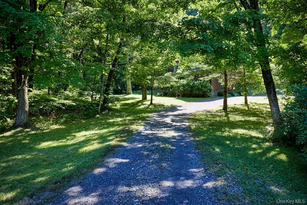 10 Dickman Farm Road Property Photo 9