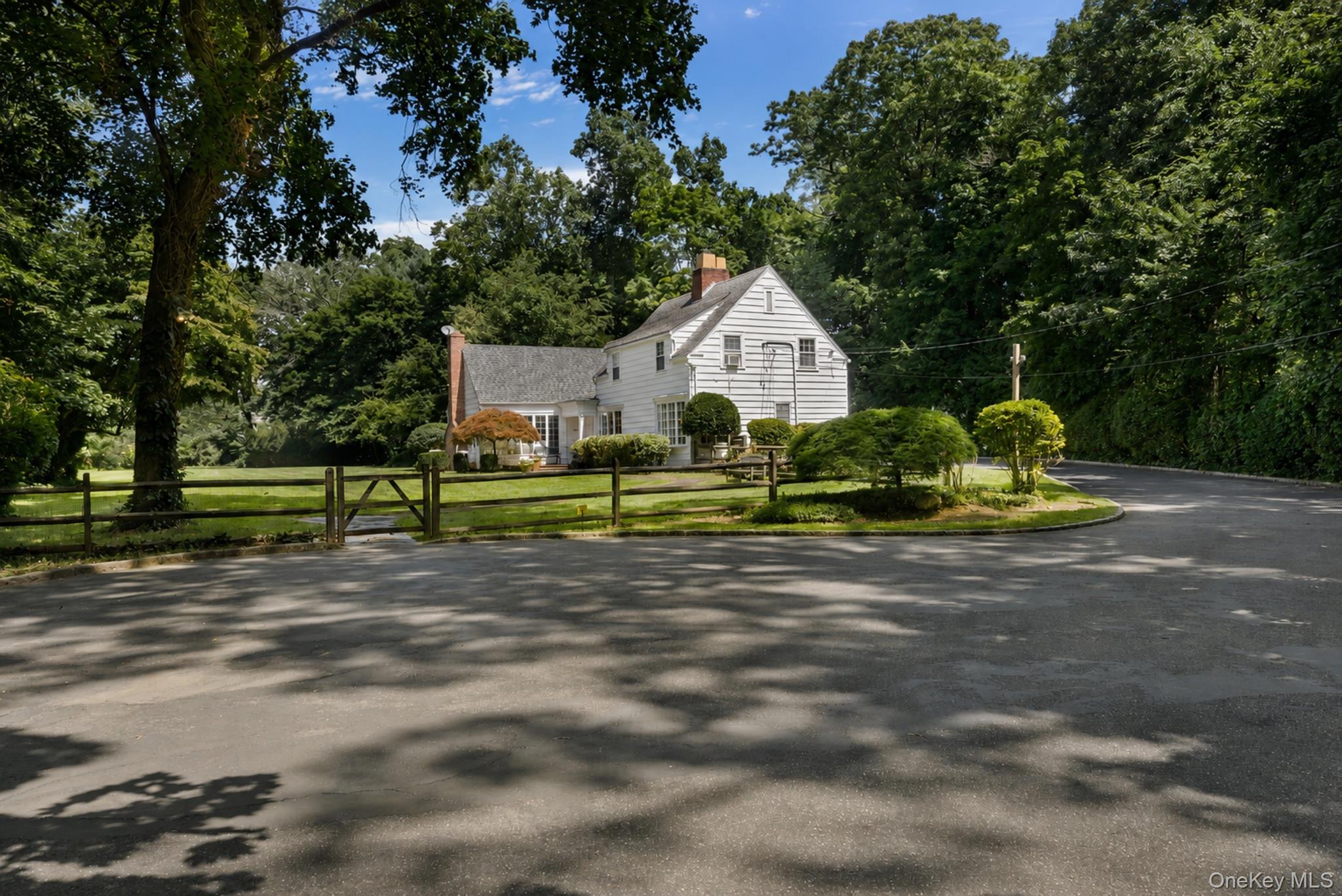 1 Stonegate Lane Property Photo 2