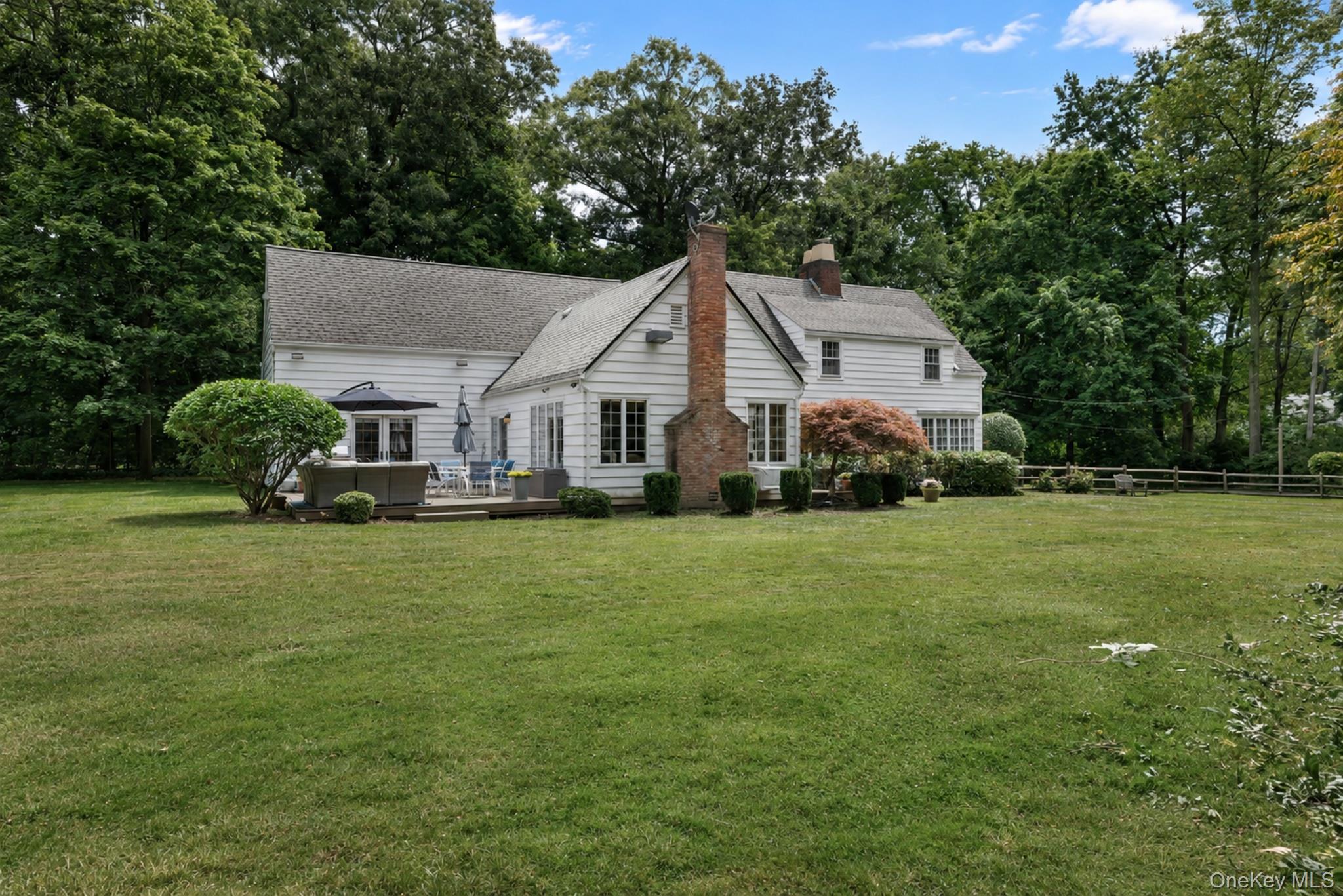 1 Stonegate Lane Property Photo 3