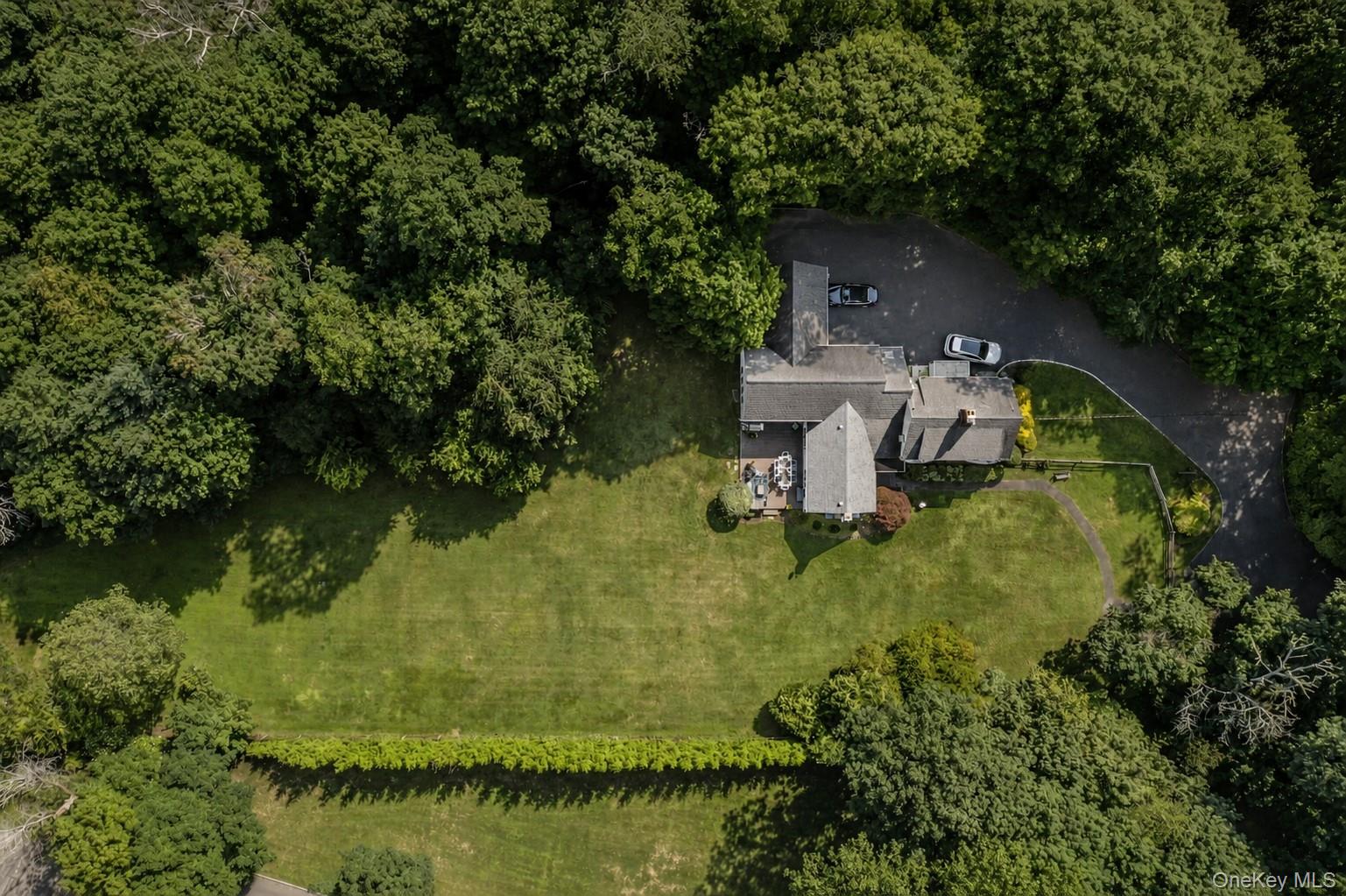 1 Stonegate Lane Property Photo 7