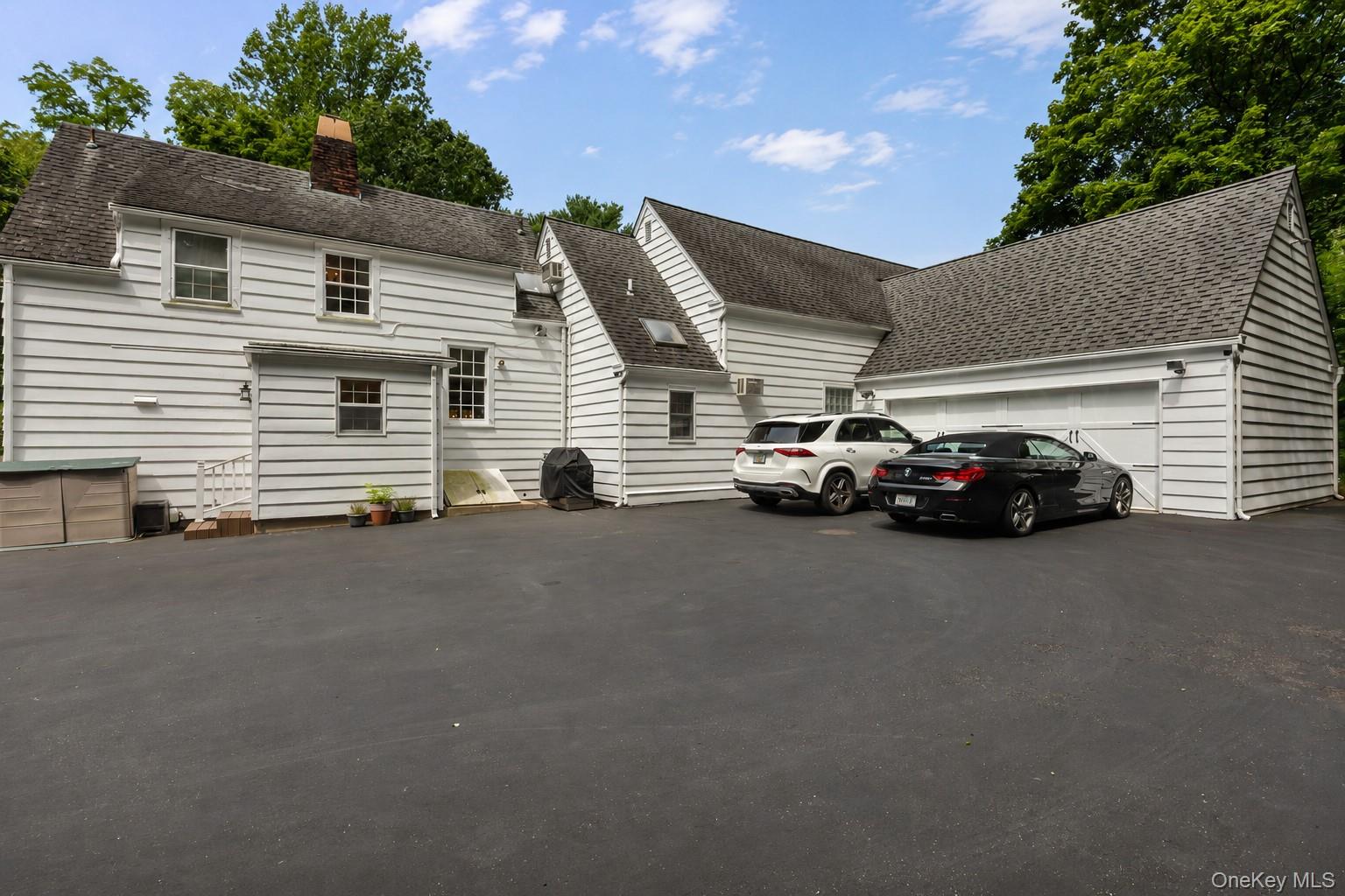 1 Stonegate Lane Property Photo 8