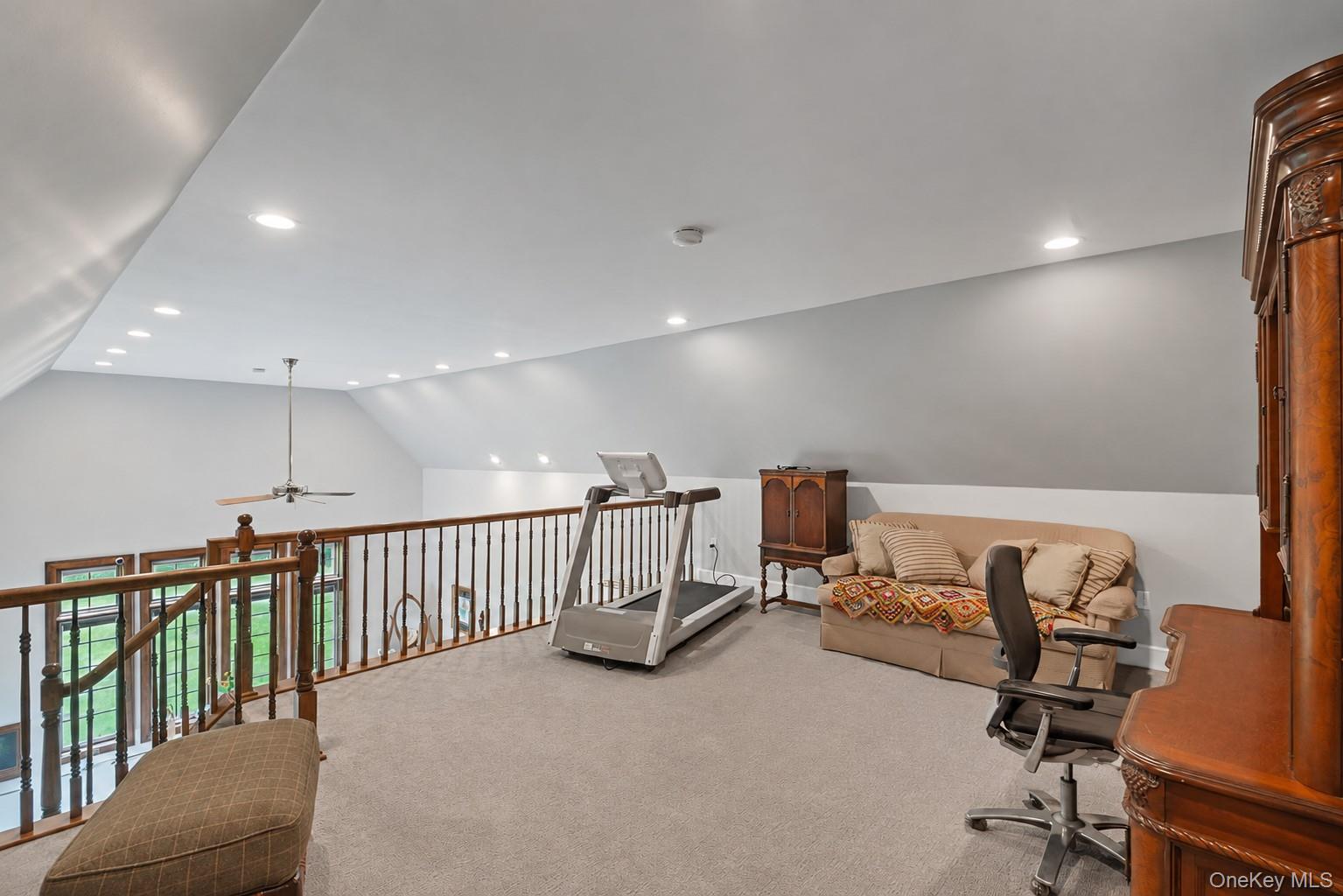 1 Stonegate Lane Property Photo 13