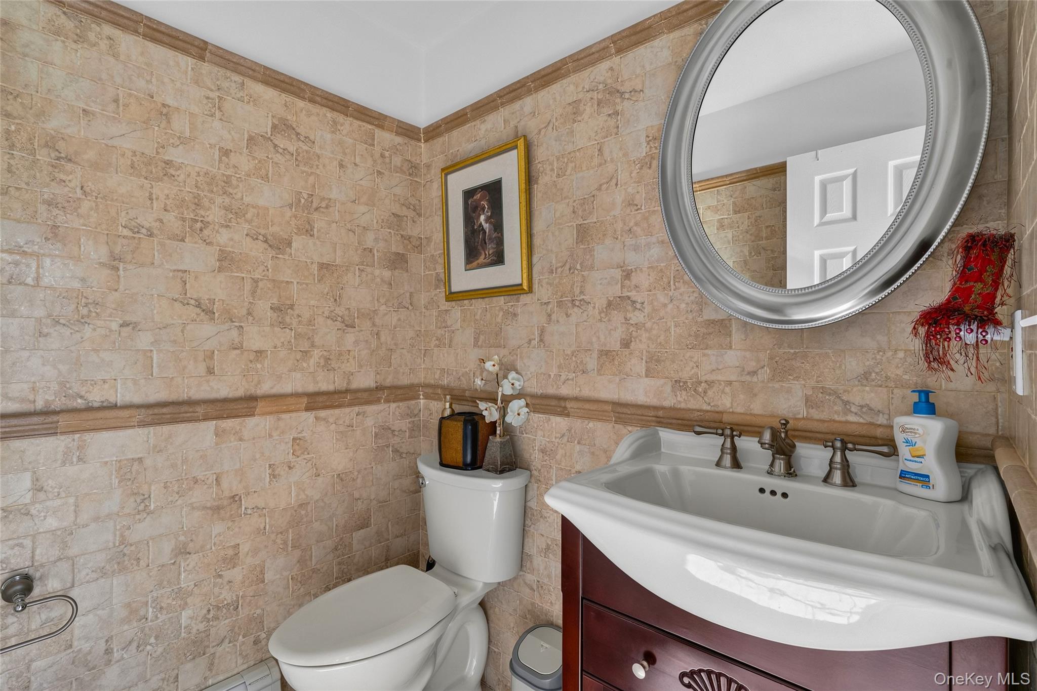 696 Hewlett Street Property Photo 23