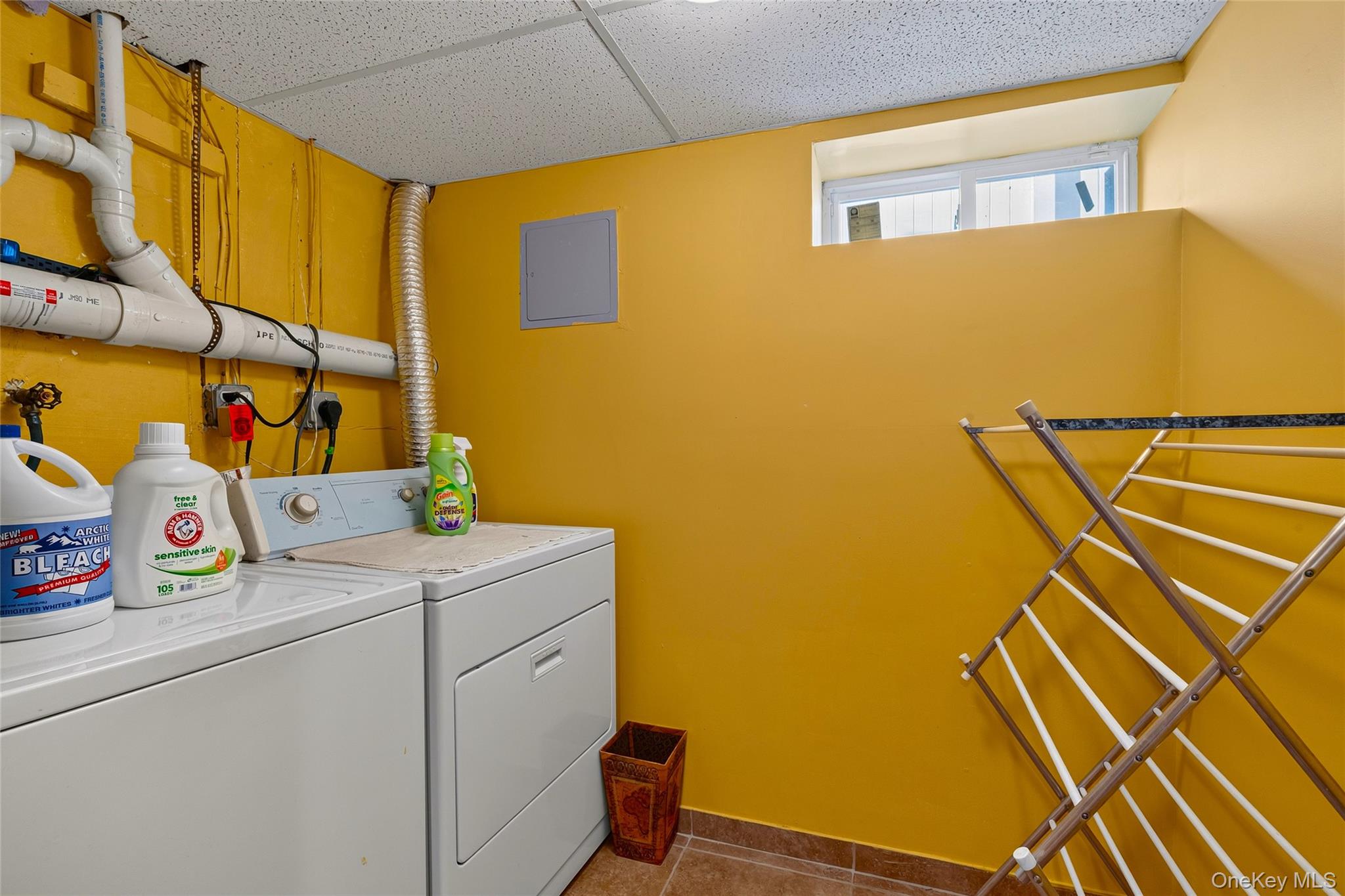 696 Hewlett Street Property Photo 39