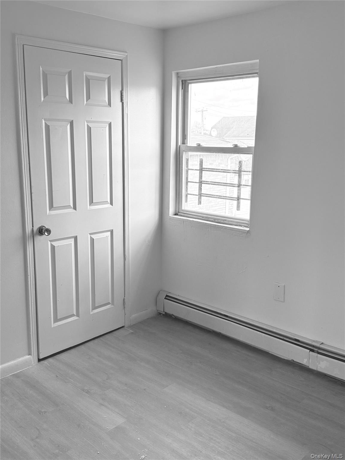 14-04 Dickens Street Property Photo 10