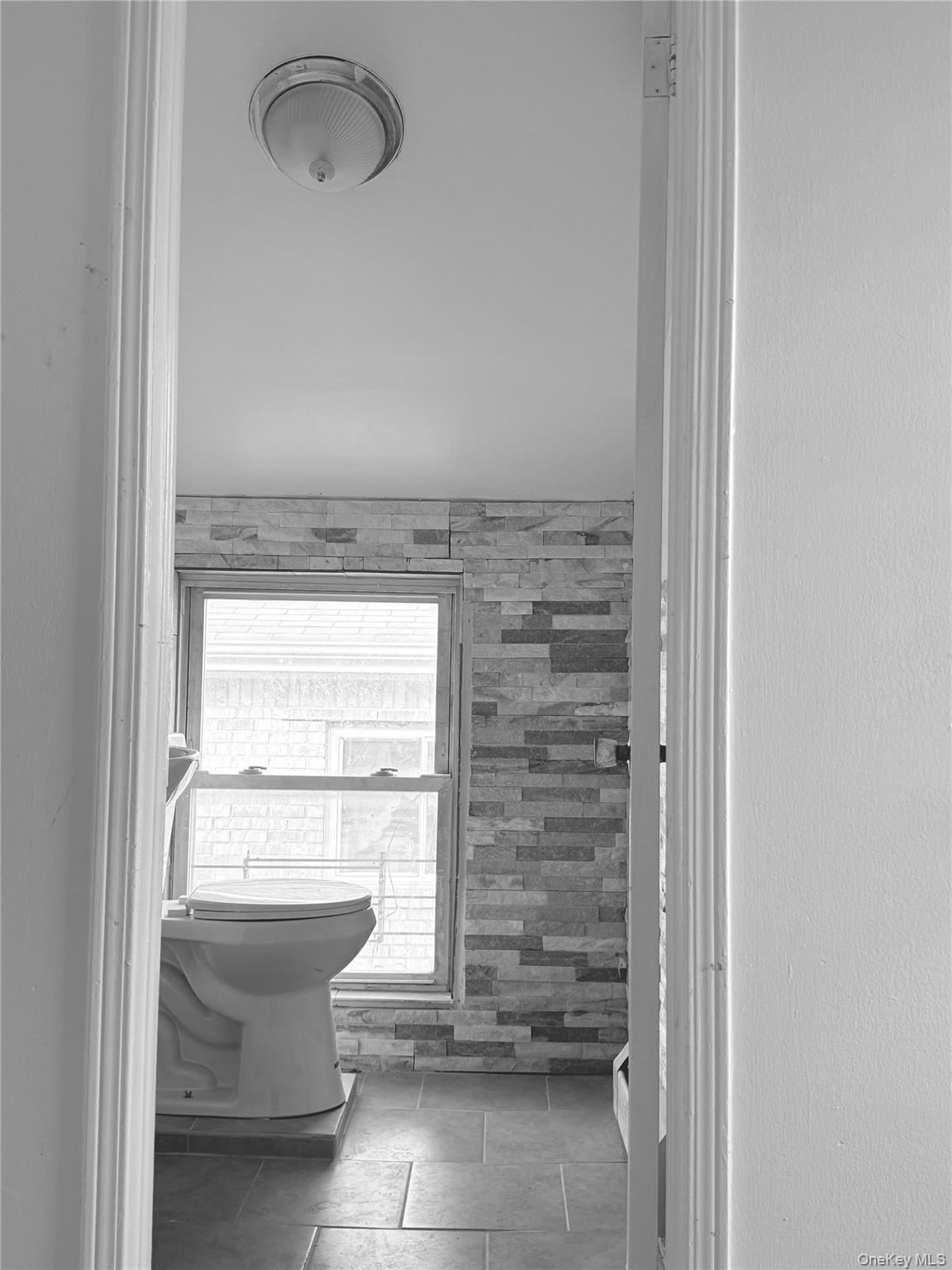 14-04 Dickens Street Property Photo 12