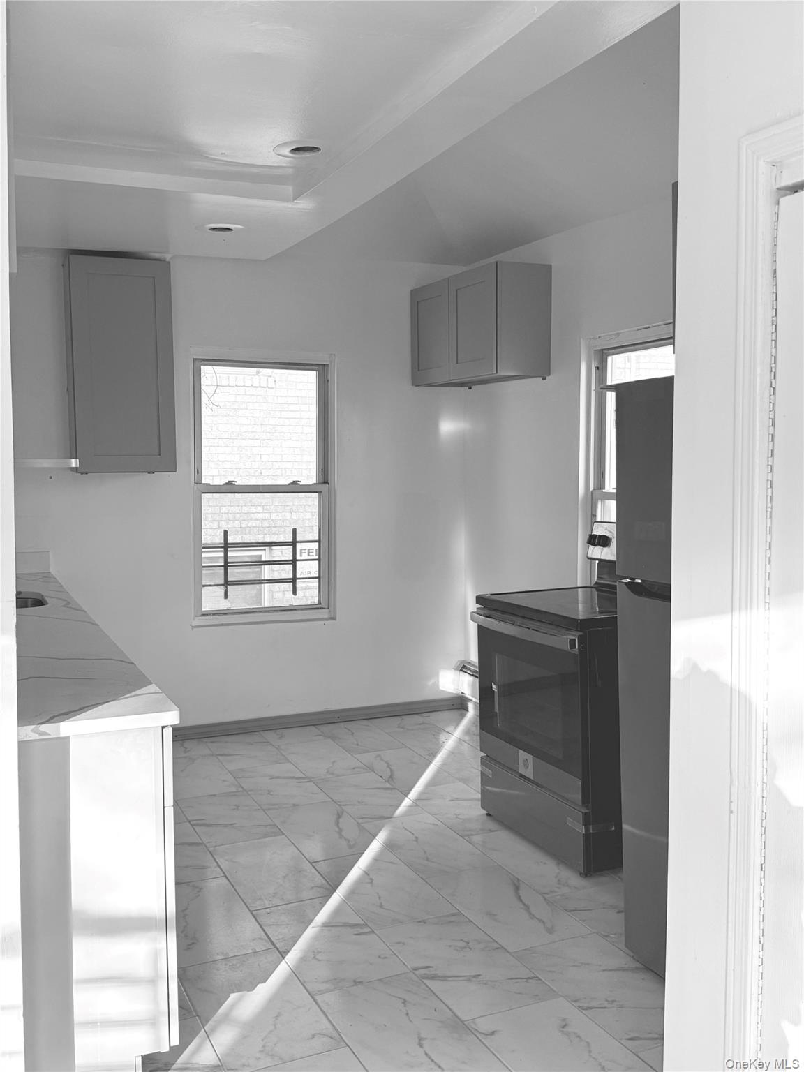 14-04 Dickens Street Property Photo 25