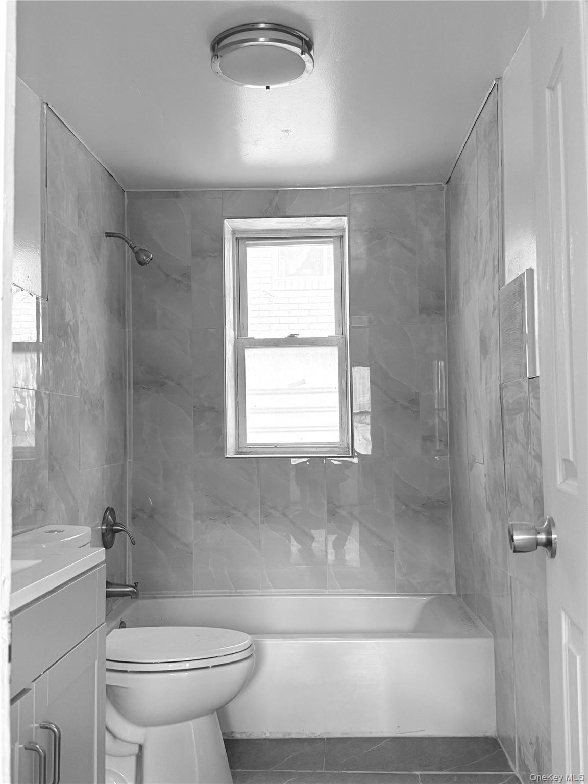 14-04 Dickens Street Property Photo 34